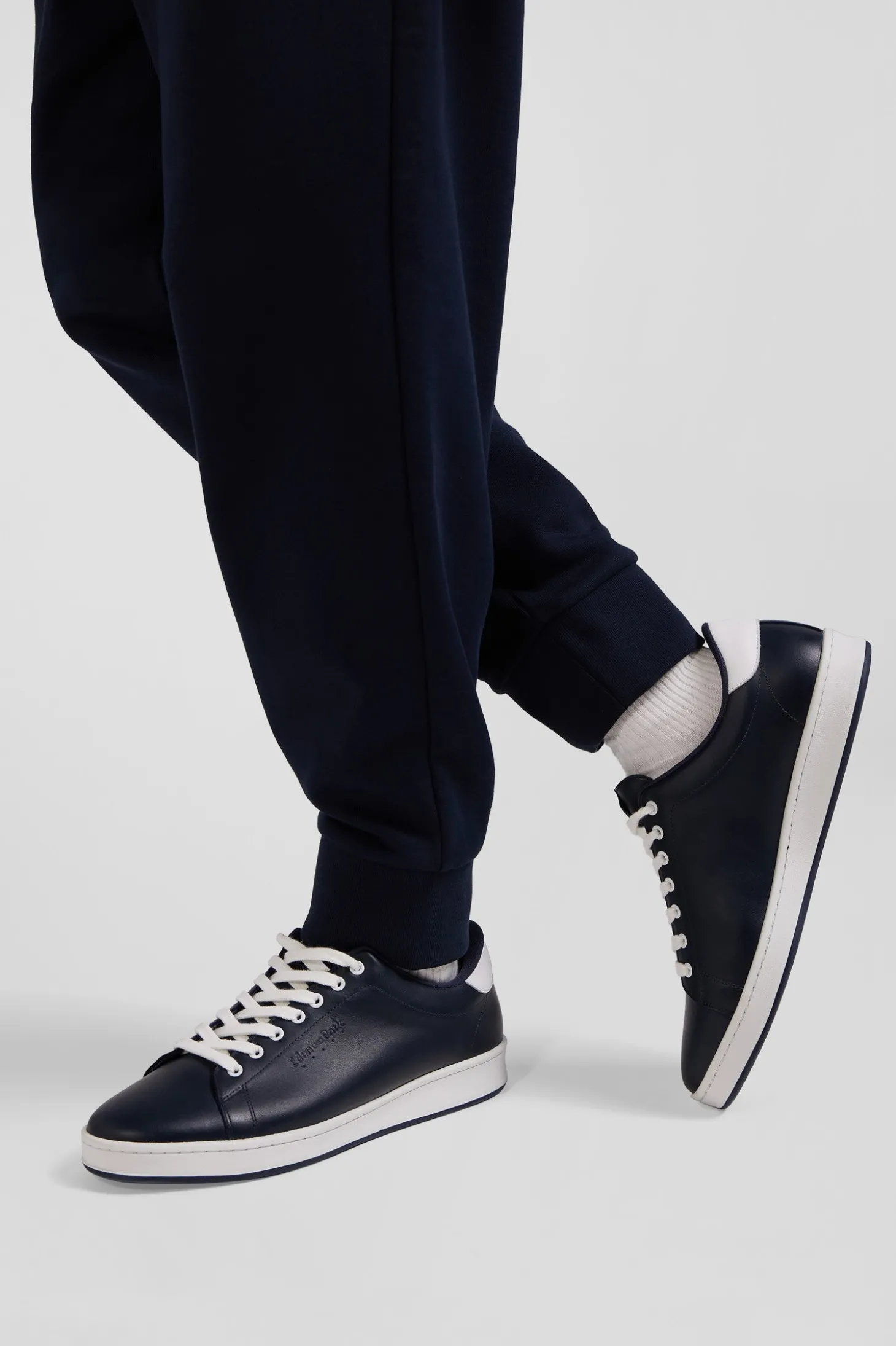Baskets basses en cuir bleu marine