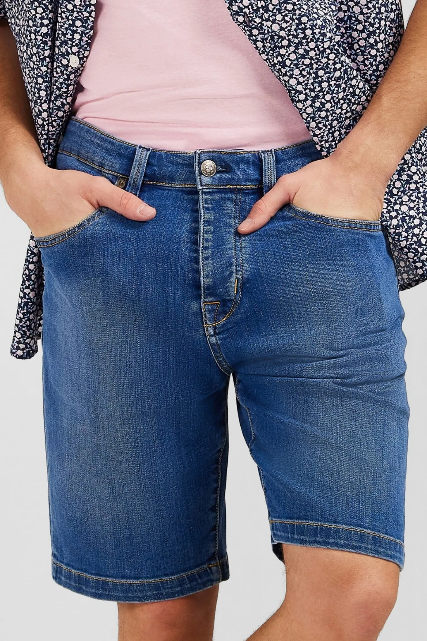Bermuda bleu foncé en jean effet délavé