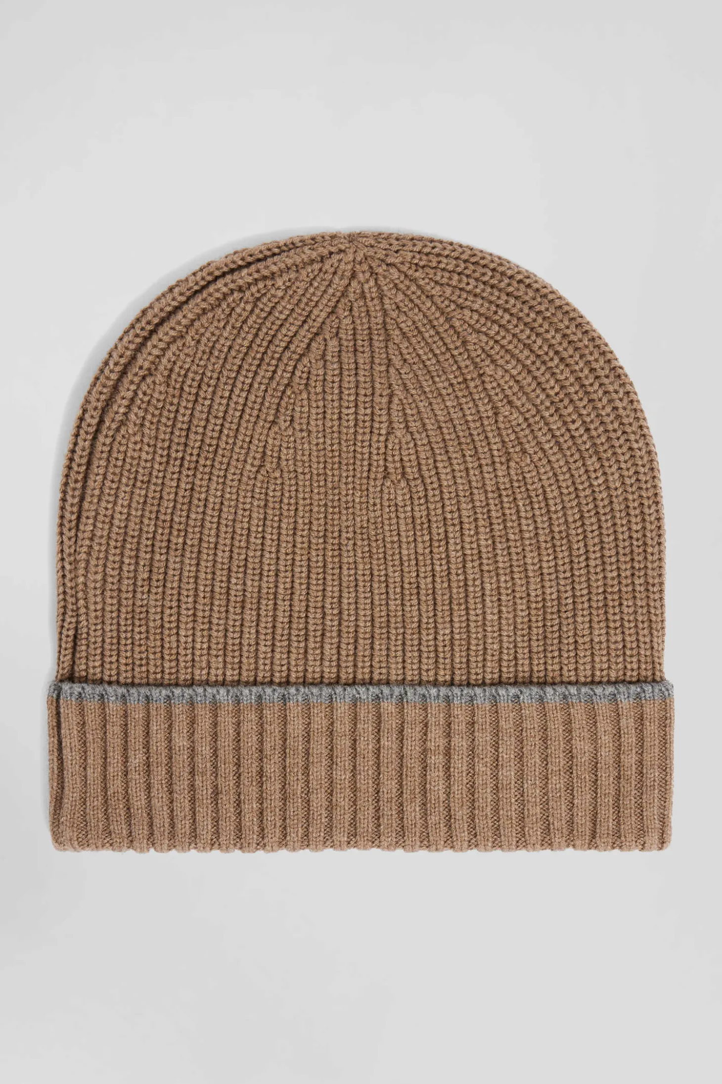 Bonnet en maille côtelée marron