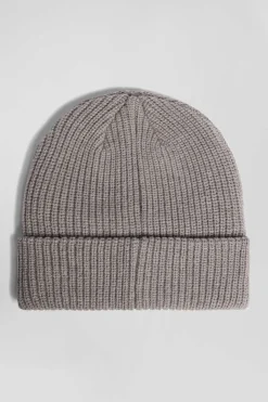 Bonnet en maille gris chiné broderie nœud papillon