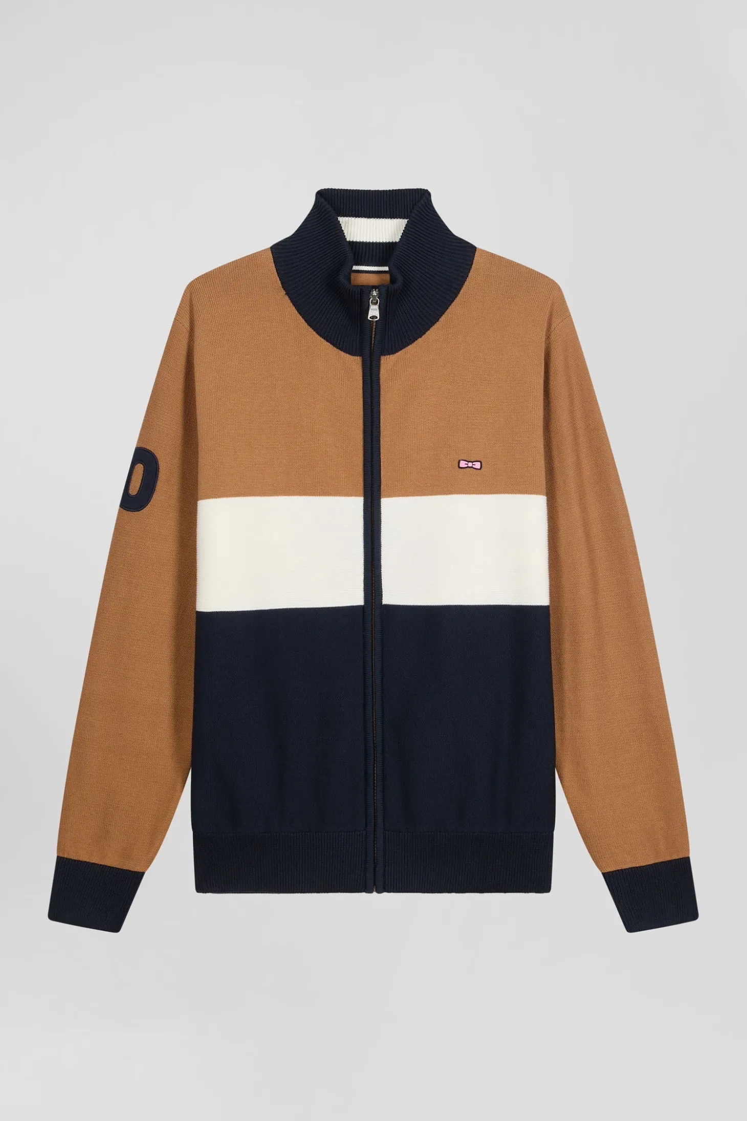 Cardigan zippé à col montant tricolore camel broderie 10 et jeu de maille