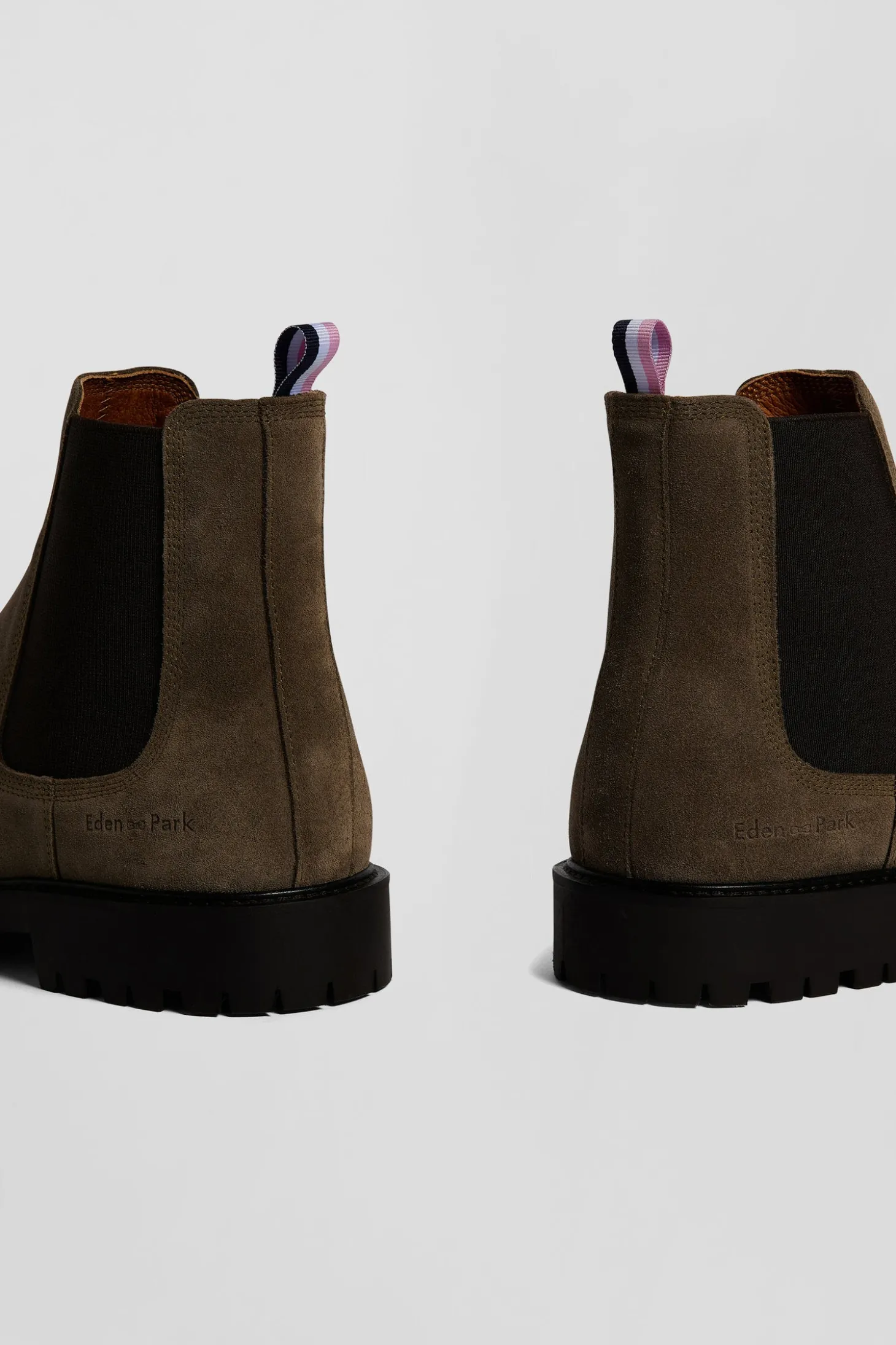 Chelsea boots en cuir grises à semelle crantée