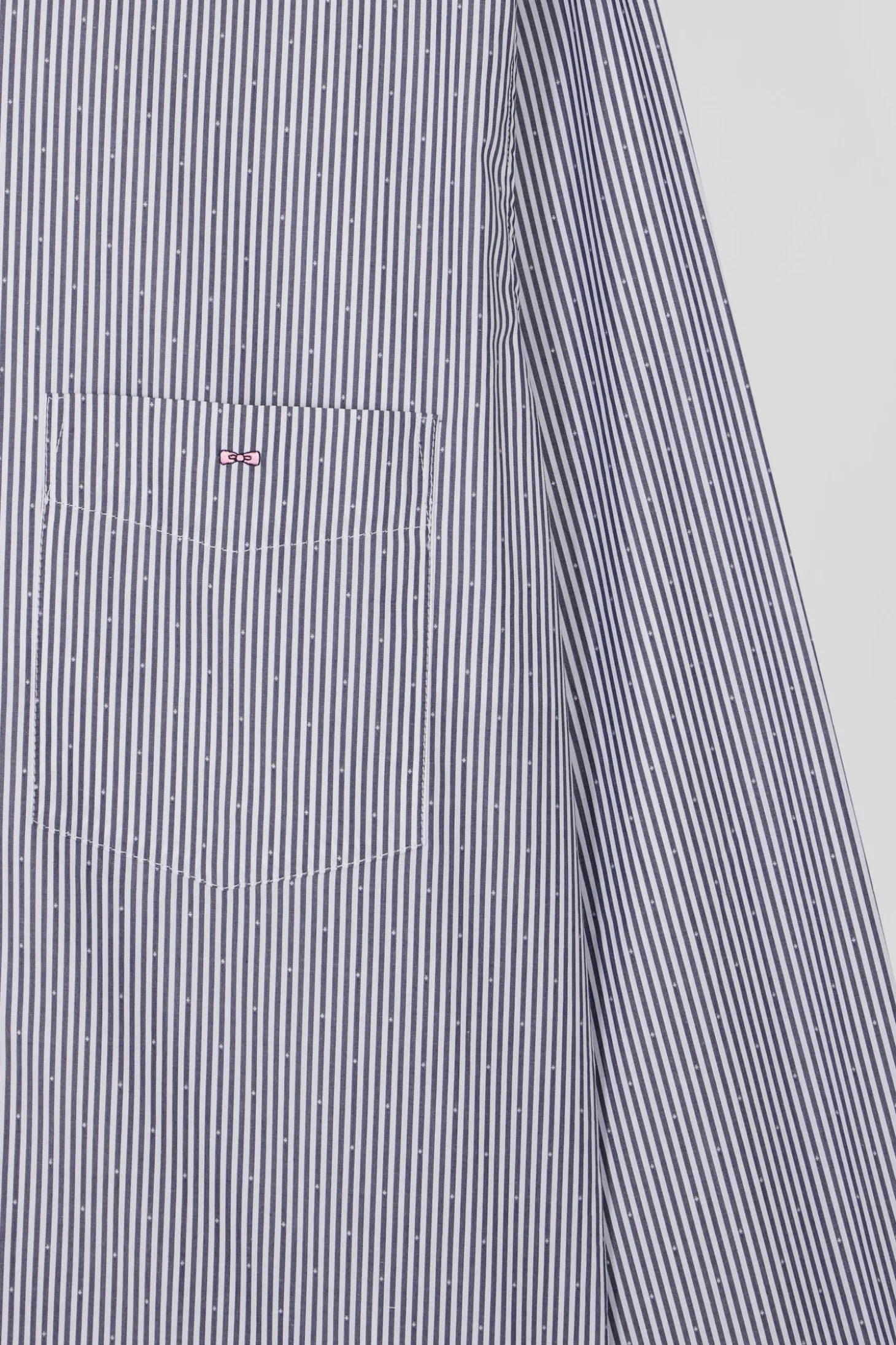 Chemise en coton jacquard bleu marine à rayures bâtons coupe Regular