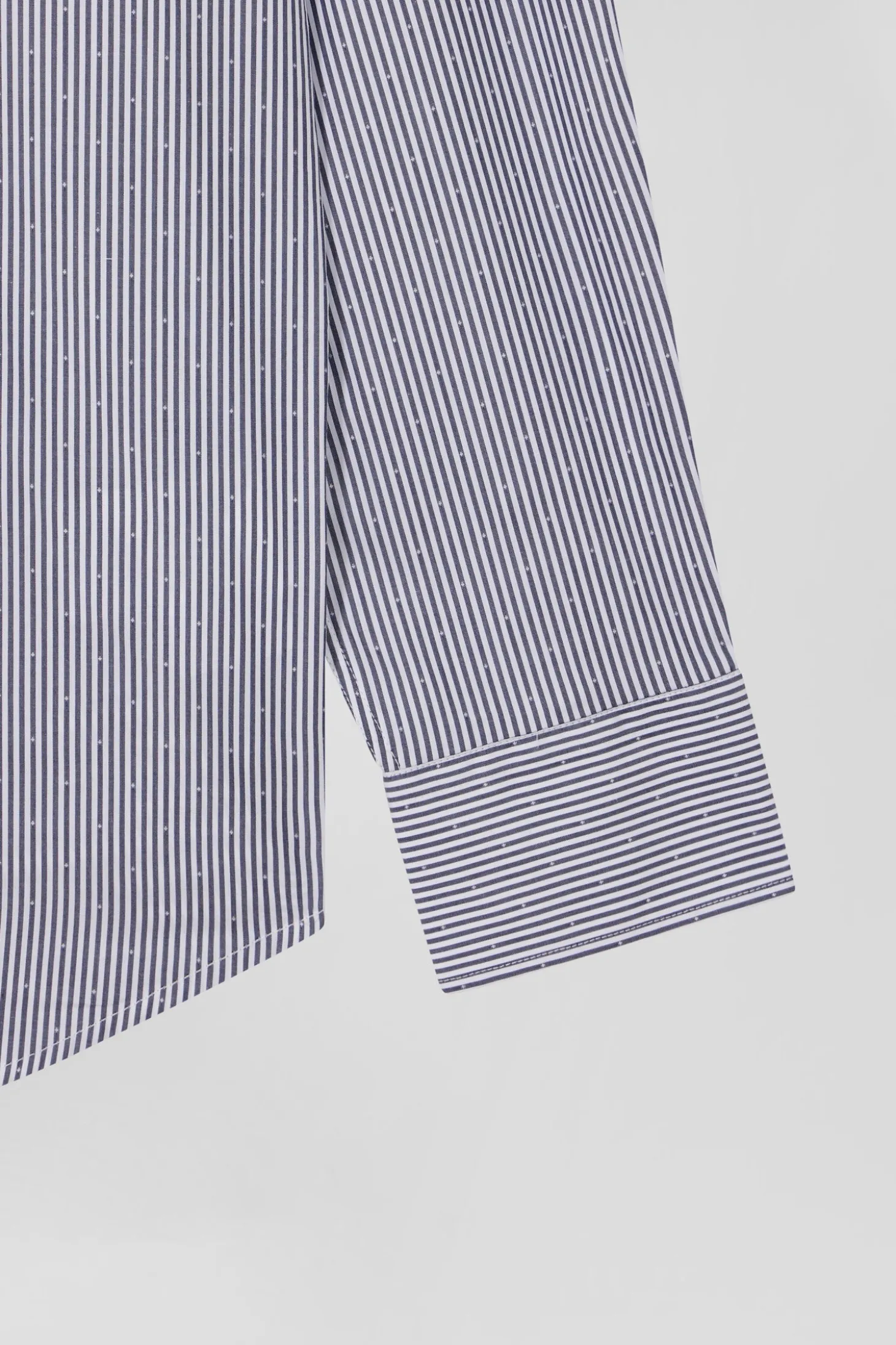 Chemise en coton jacquard bleu marine à rayures bâtons coupe Regular