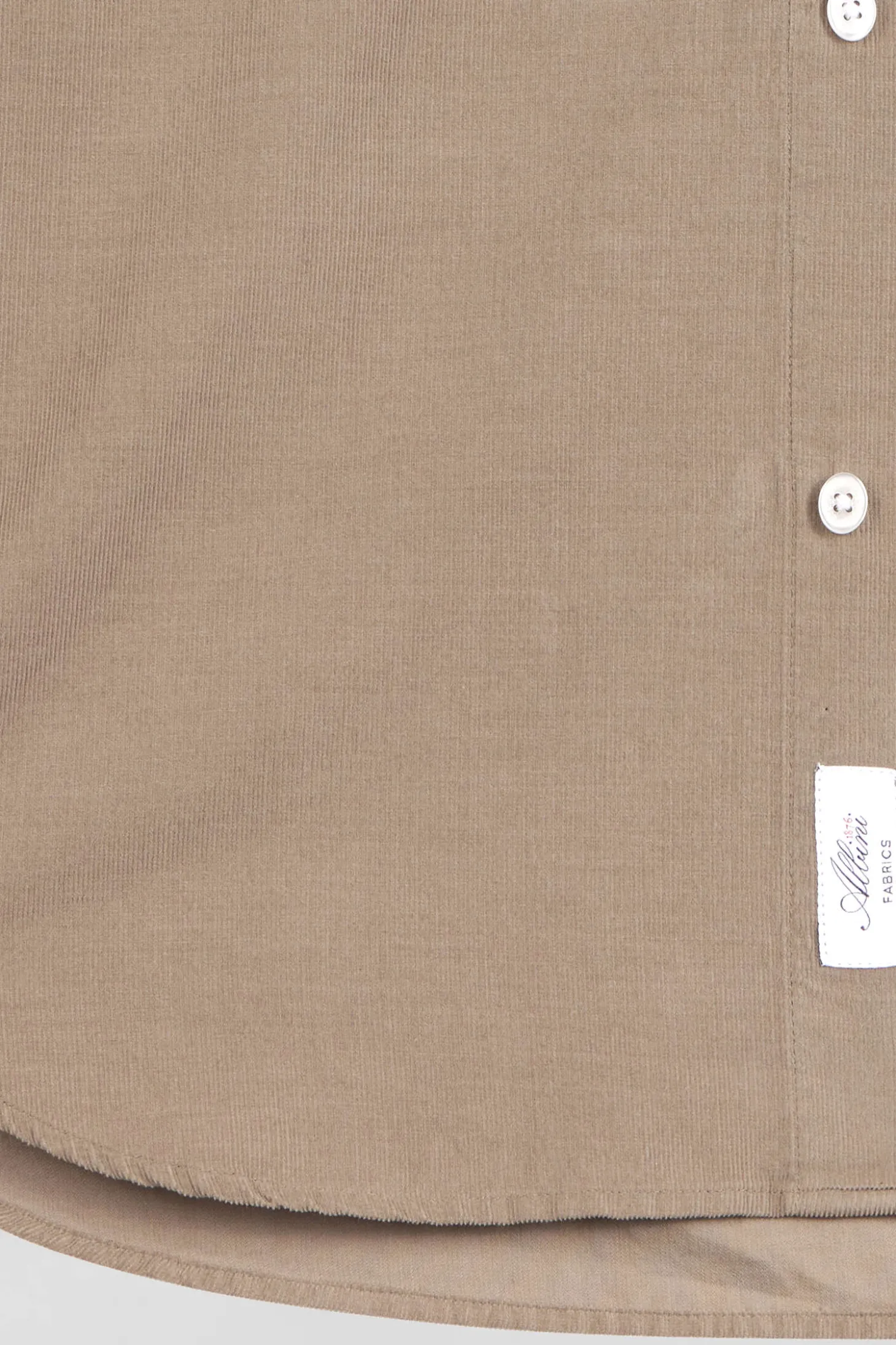 Chemise en coton uni beige col boutonné et poche poitrine coupe Regular
