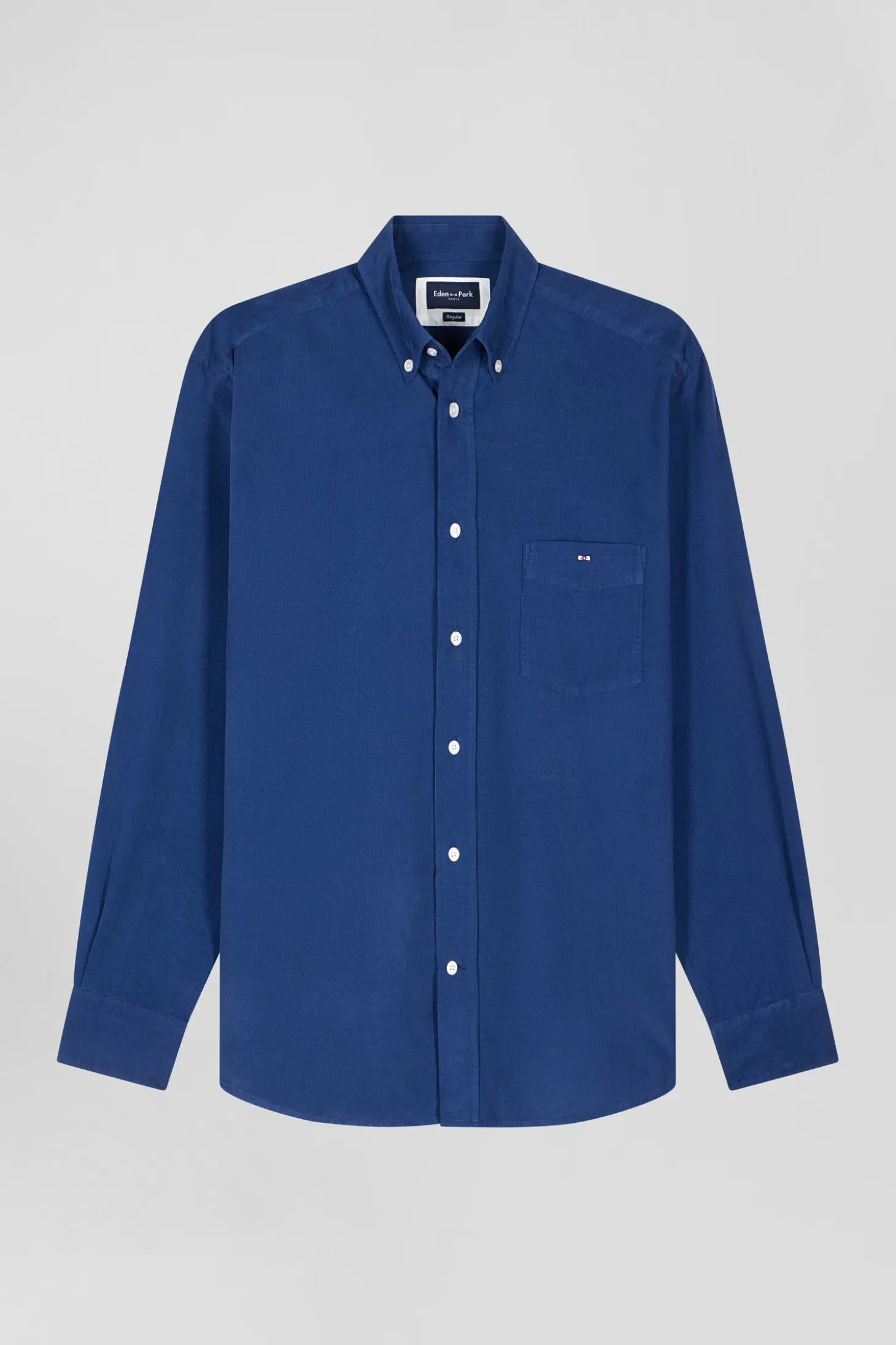 Chemise en coton uni bleu indigo col boutonné et poche poitrine coupe Regular