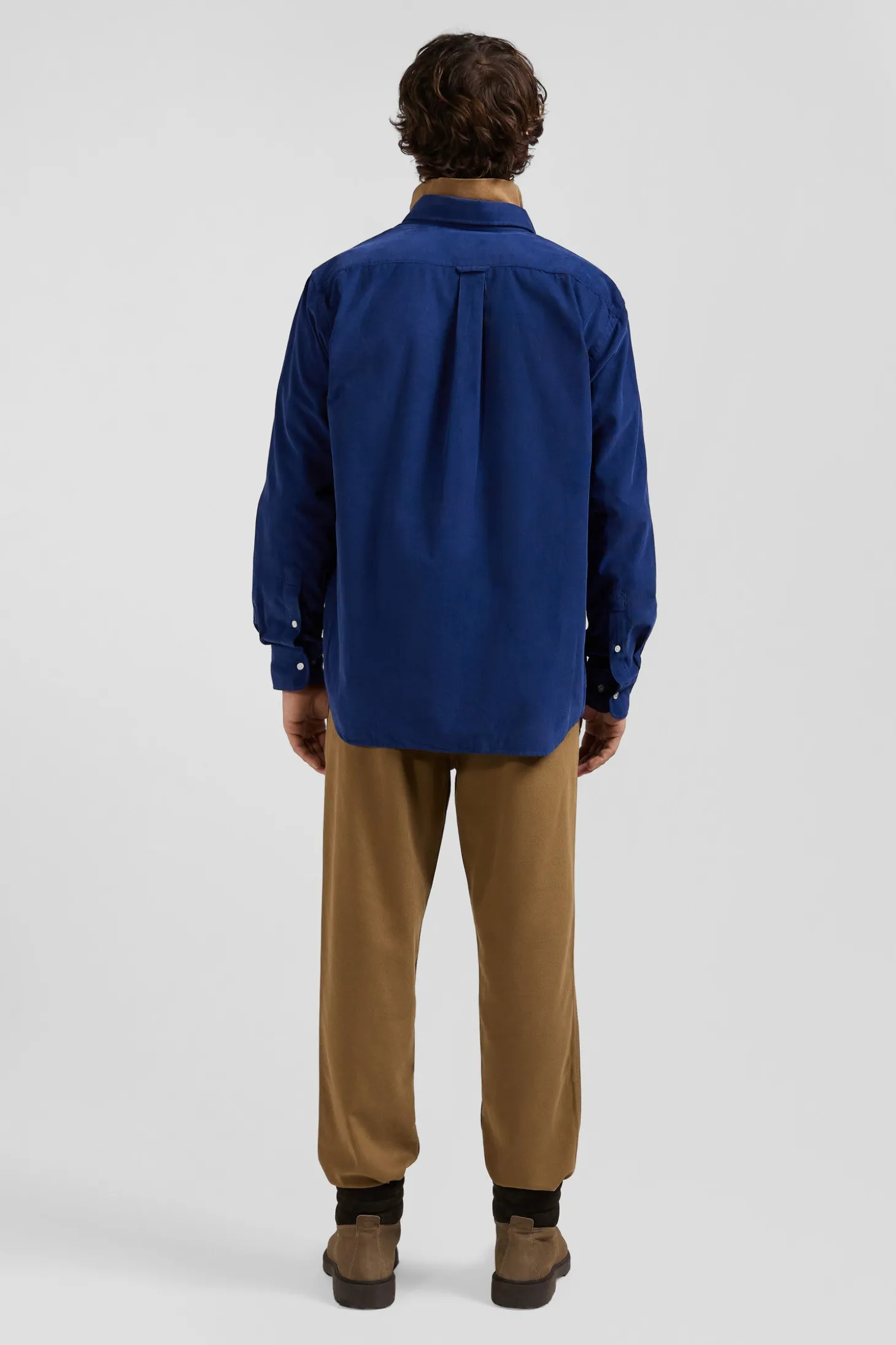 Chemise en coton uni bleu indigo col boutonné et poche poitrine coupe Regular
