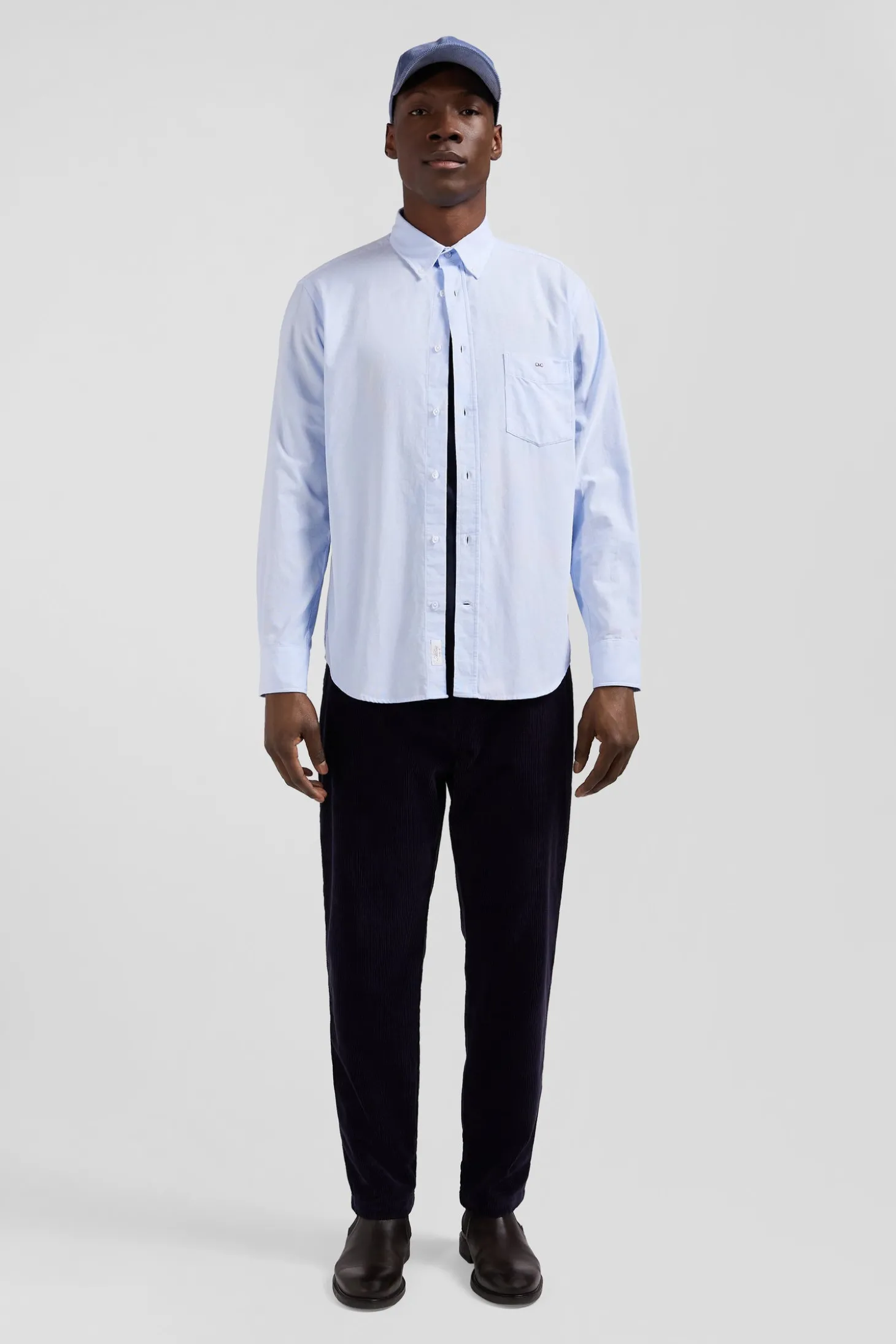 Chemise en coton uni ciel col boutonné et poche poitrine coupe Regular