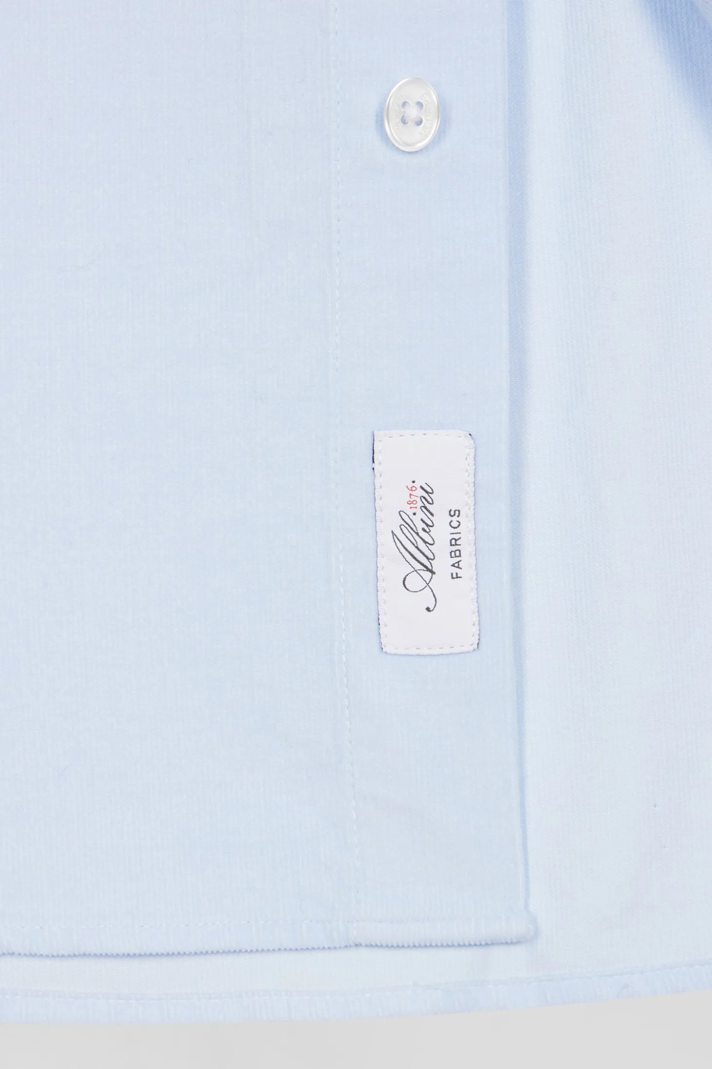Chemise en coton uni ciel col boutonné et poche poitrine coupe Regular