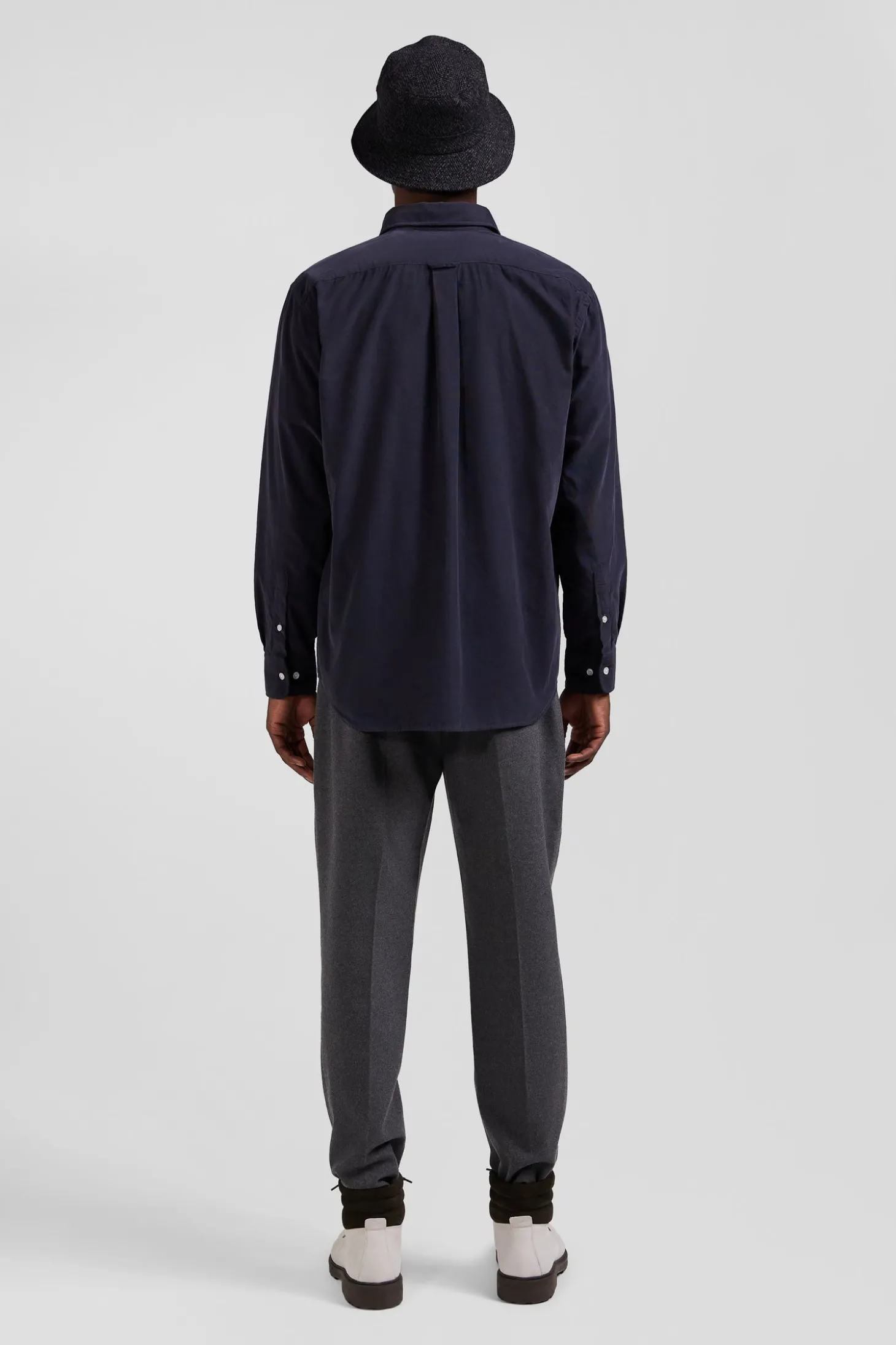 Chemise en coton uni gris anthracite col boutonné et poche poitrine coupe Regular