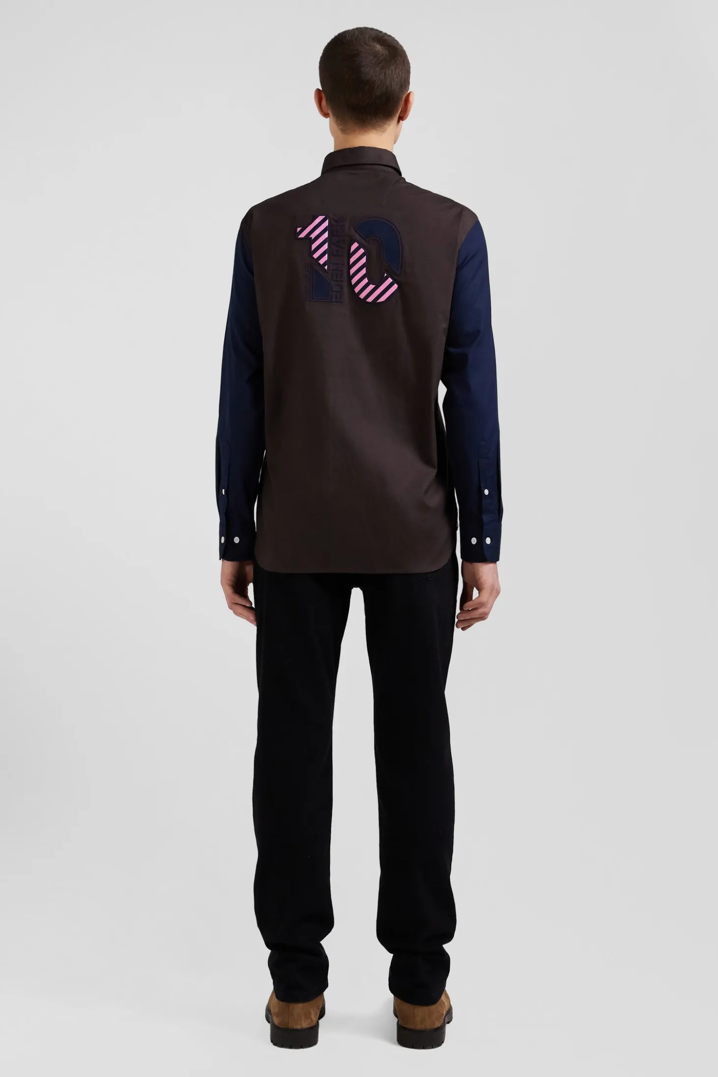 Chemise en oxford de coton marron et marine broderie cerclée N°10 coupe Regular