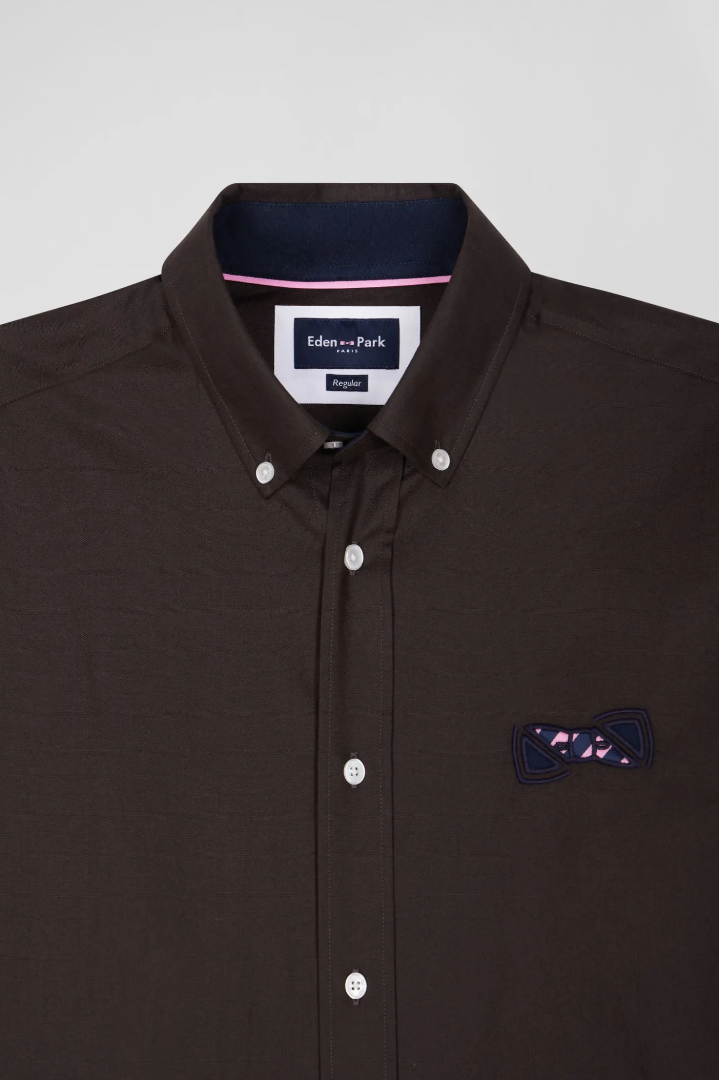 Chemise en oxford de coton marron et marine broderie cerclée N°10 coupe Regular