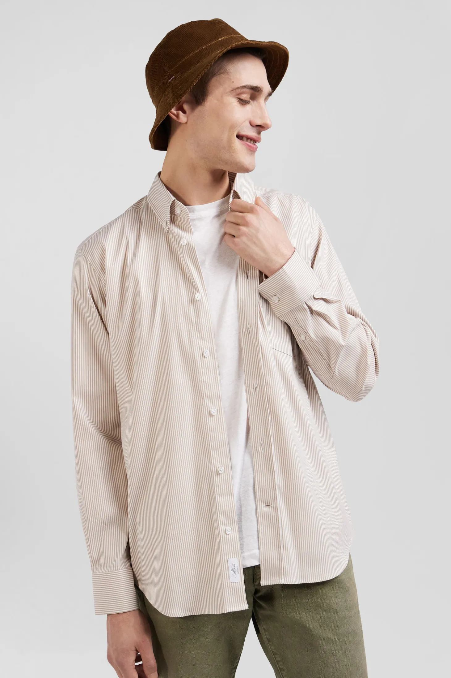 Chemise en popeline de coton beige à rayures bâton coupe Regular