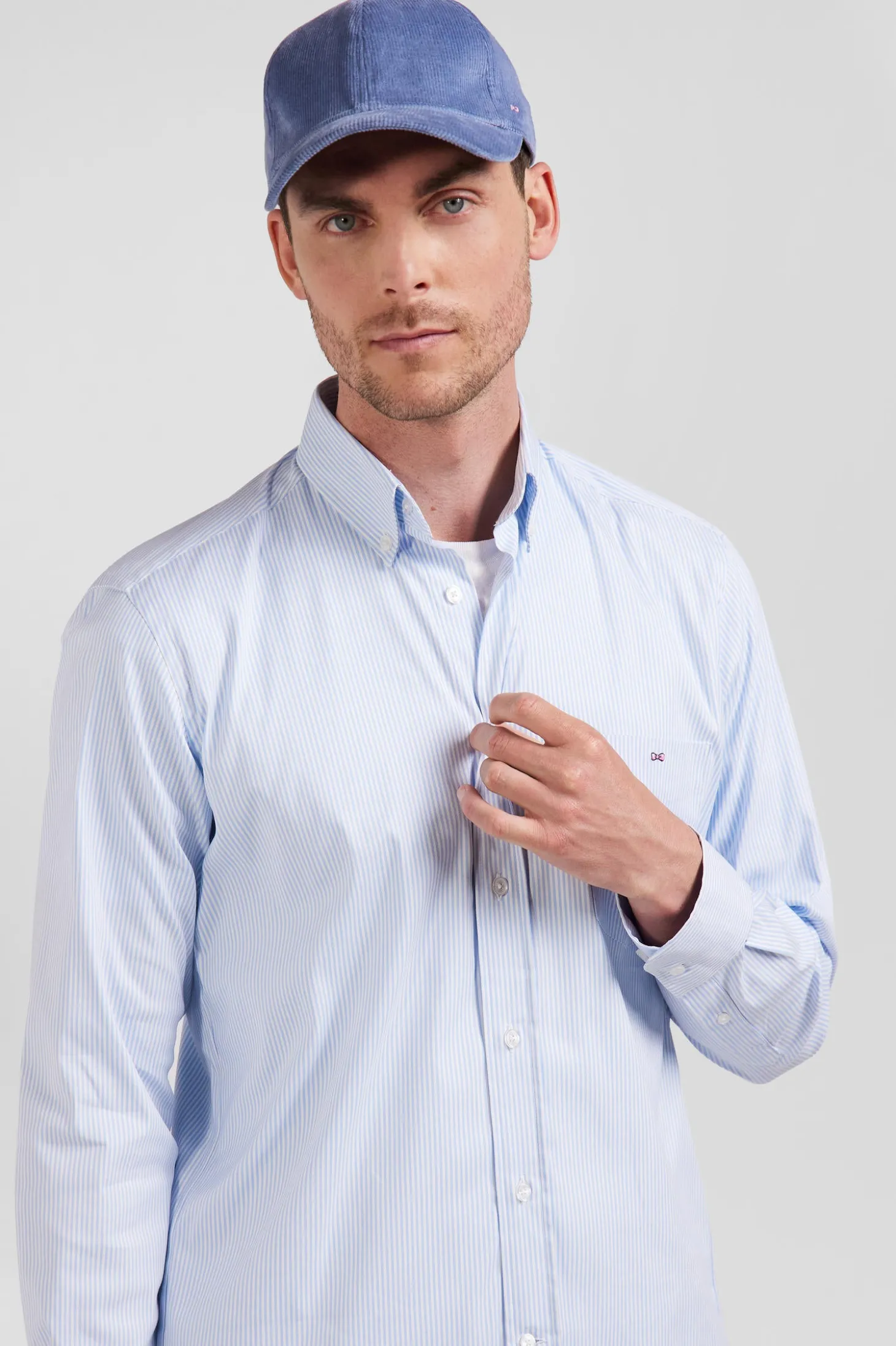 Chemise en popeline de coton bleue à rayures bâton coupe Regular