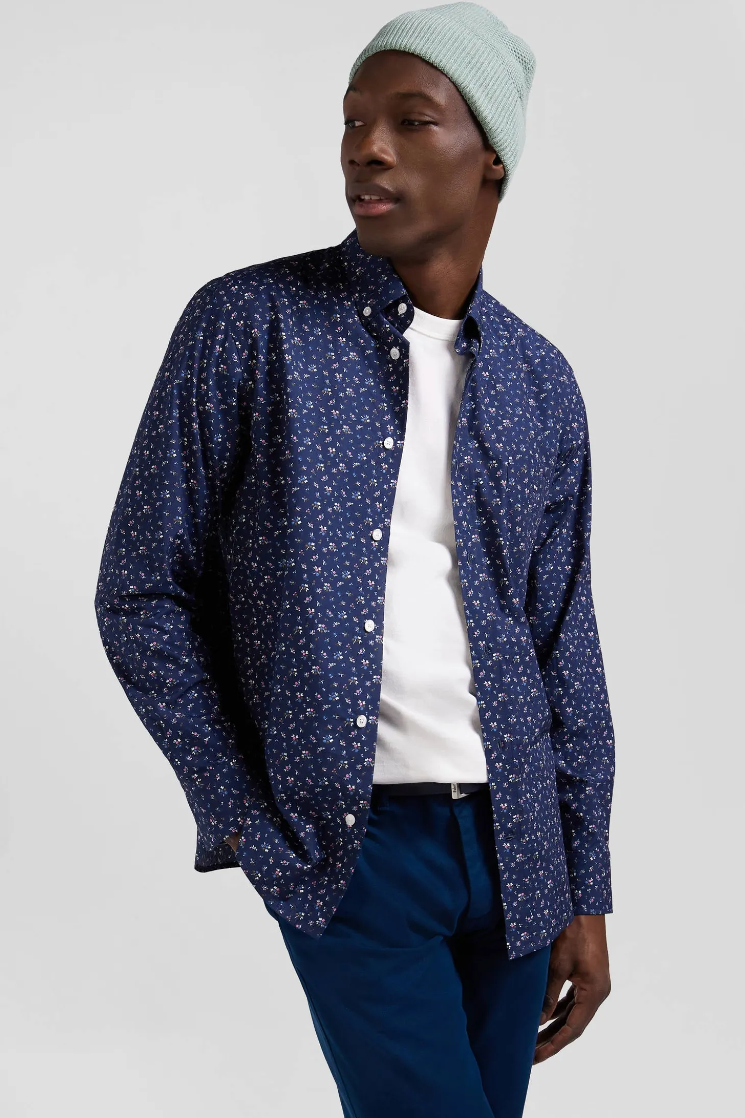 Chemise en popeline de coton bleu marine à microimprimé fleurs coupe Regular