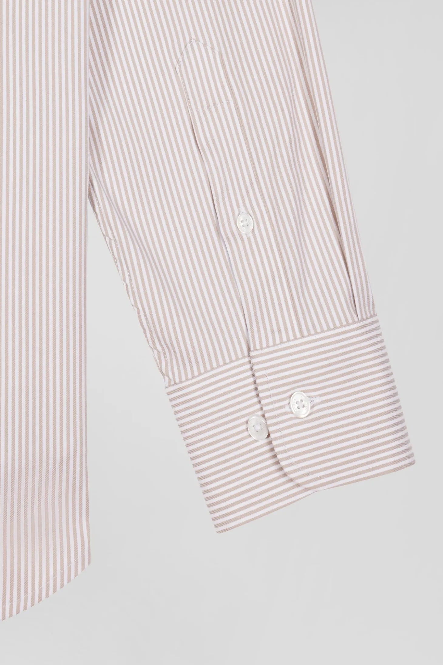 Chemise en popeline de coton beige à rayures bâton coupe Regular