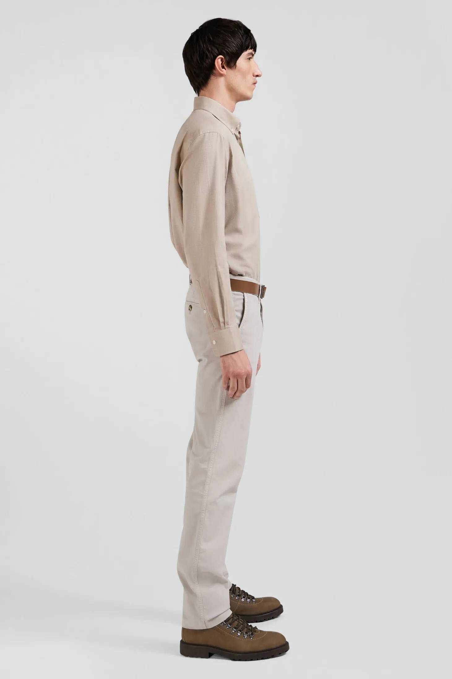 Chemise en twill de coton unie marron col à pointes boutonnées coupe Regular