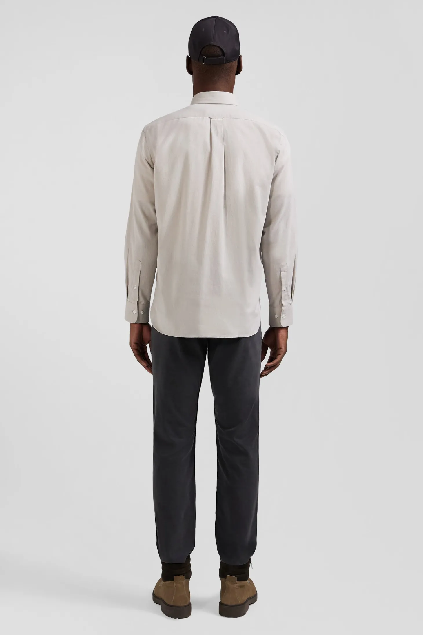 Chemise en twill de coton unie grise col à pointes boutonnées coupe Regular