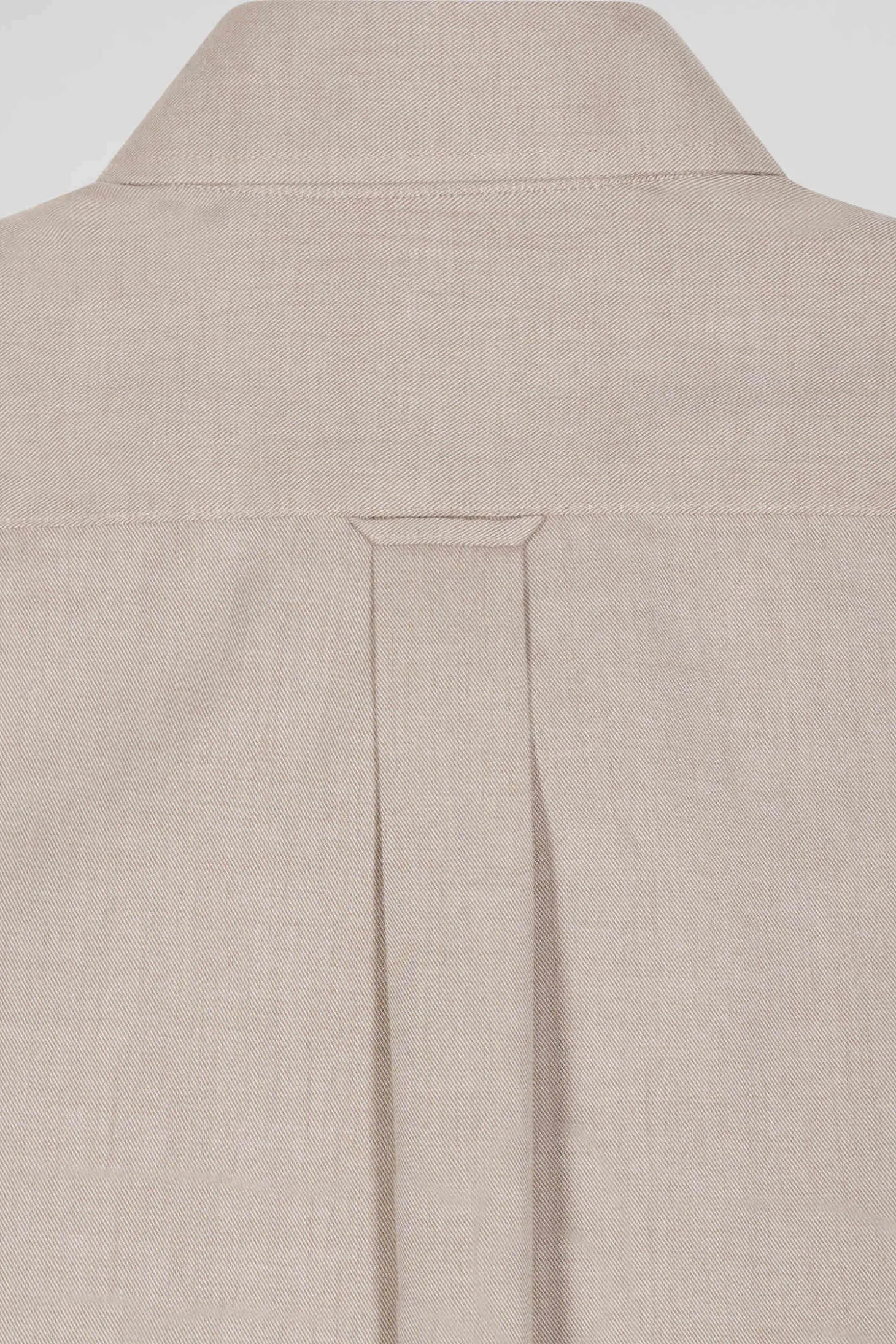 Chemise en twill de coton unie marron col à pointes boutonnées coupe Regular