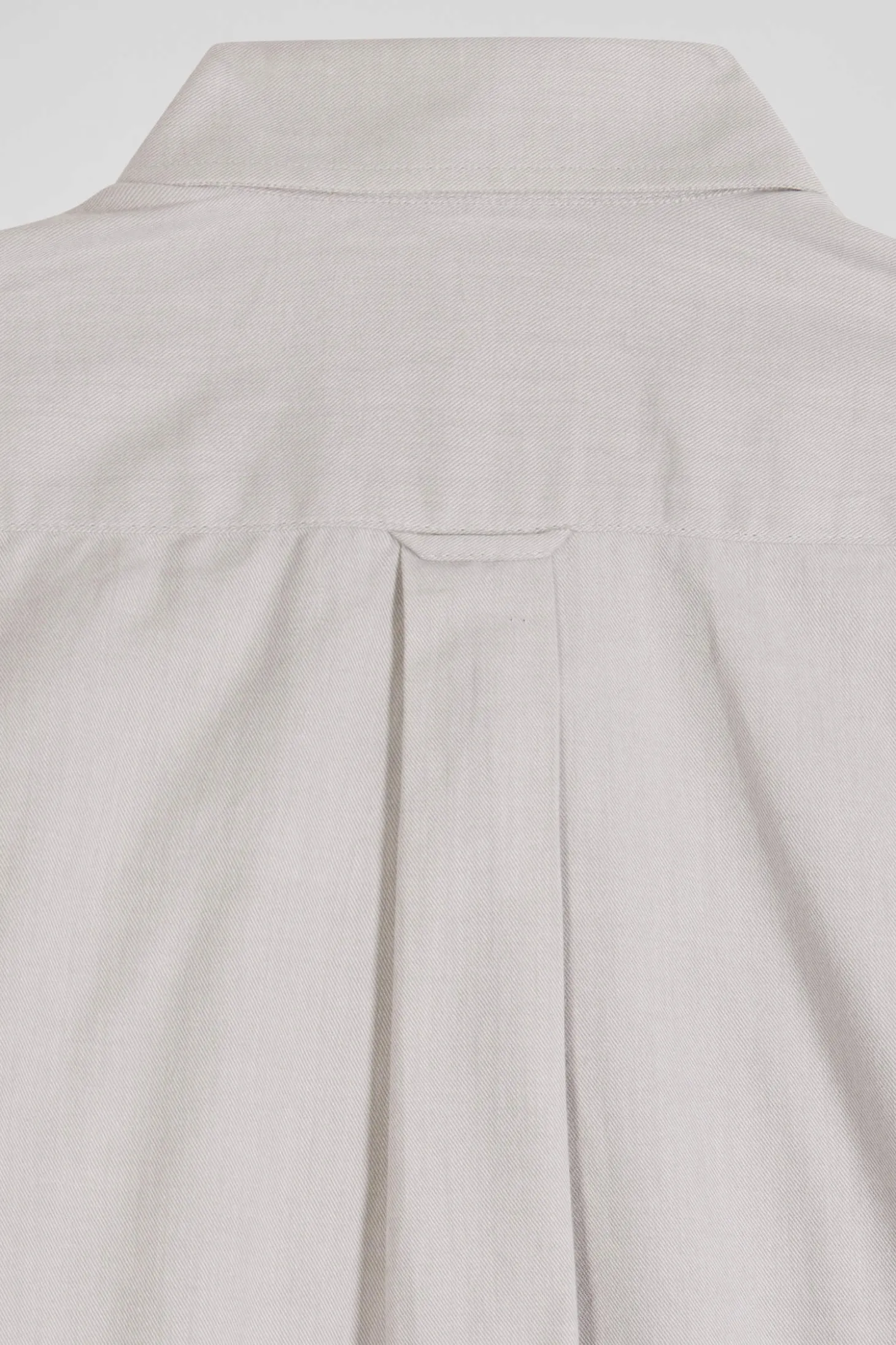 Chemise en twill de coton unie grise col à pointes boutonnées coupe Regular