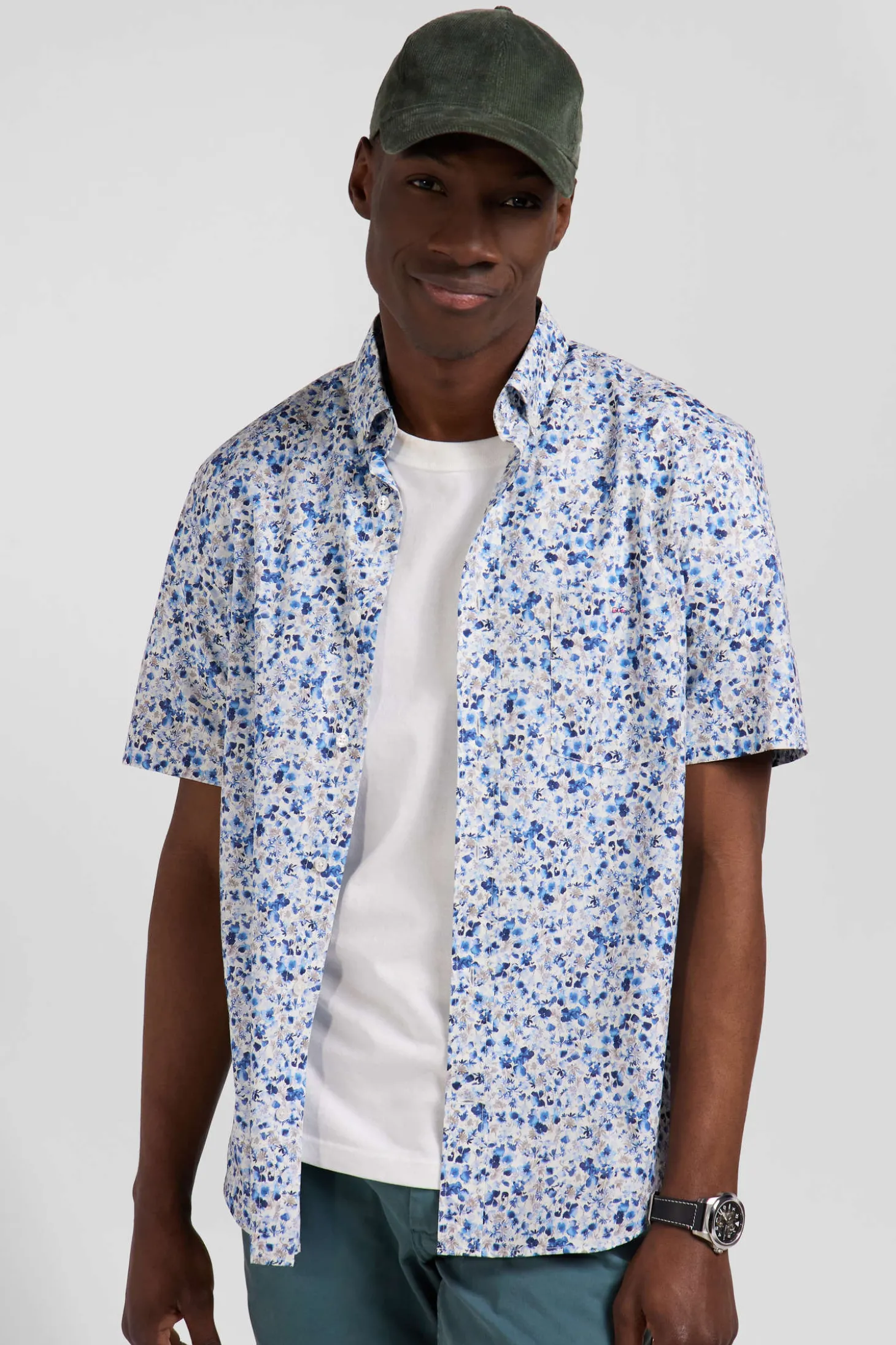 Chemise manches courtes en coton écru microimprimé fleurs coupe Regular