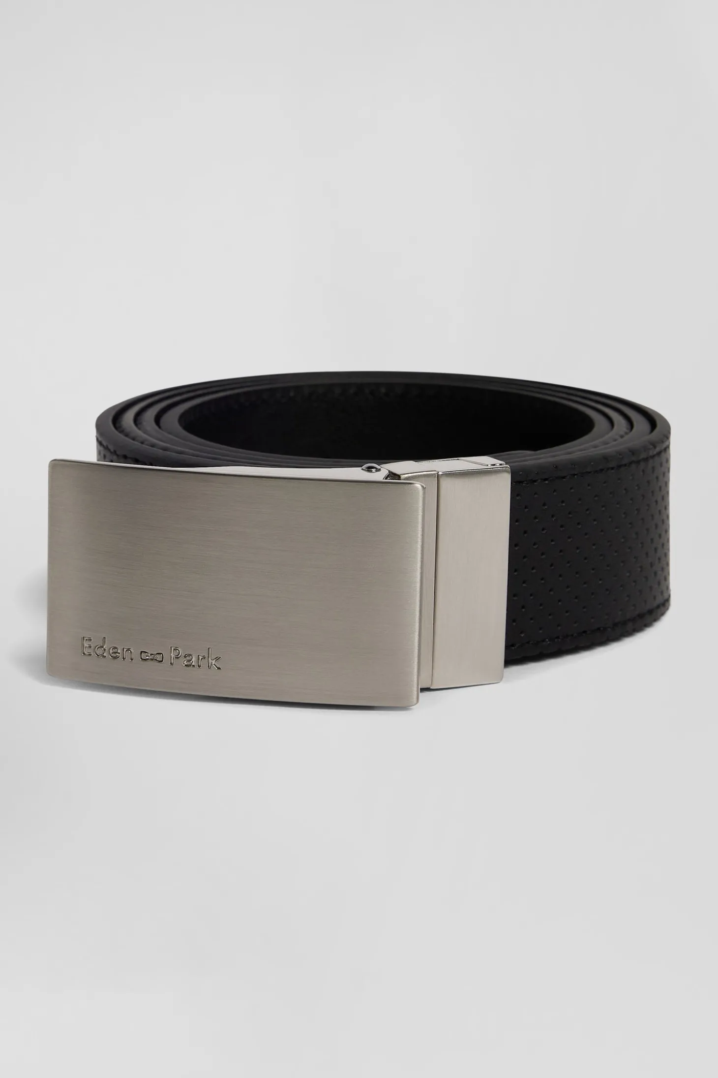 Coffret ceinture en cuir noir et deux boucles métal