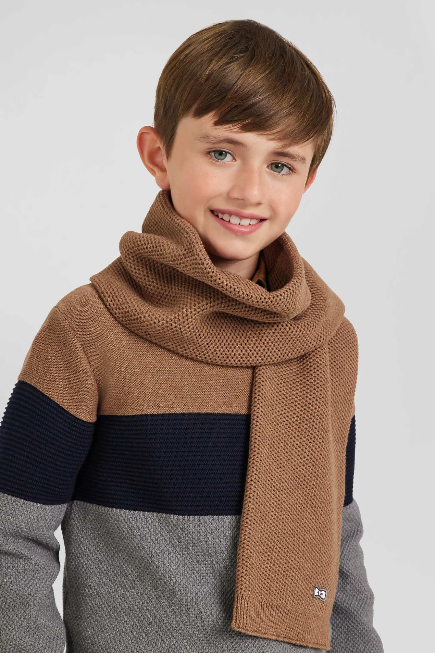 Echarpe unie en coton noisette broderie nœud papillon