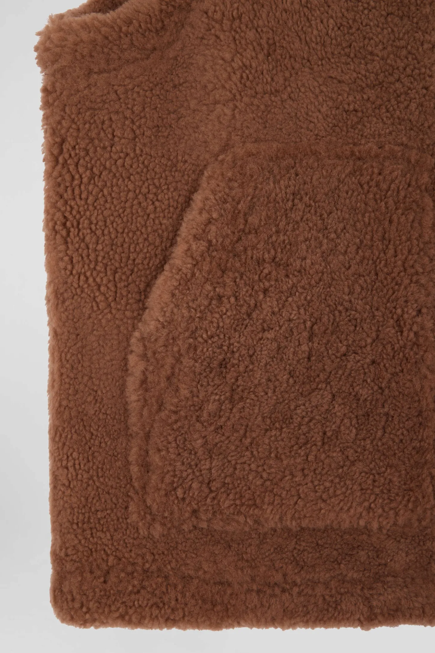Gilet sans manches zippé en peau retournée camel coupe Relaxed