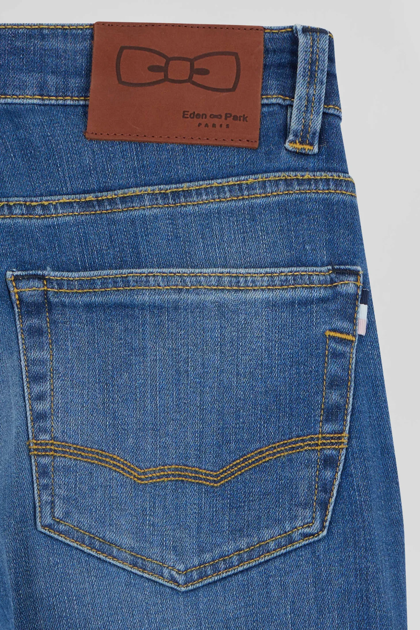Jean en coton denim stretch brut coupe Regular double délavage stone wash