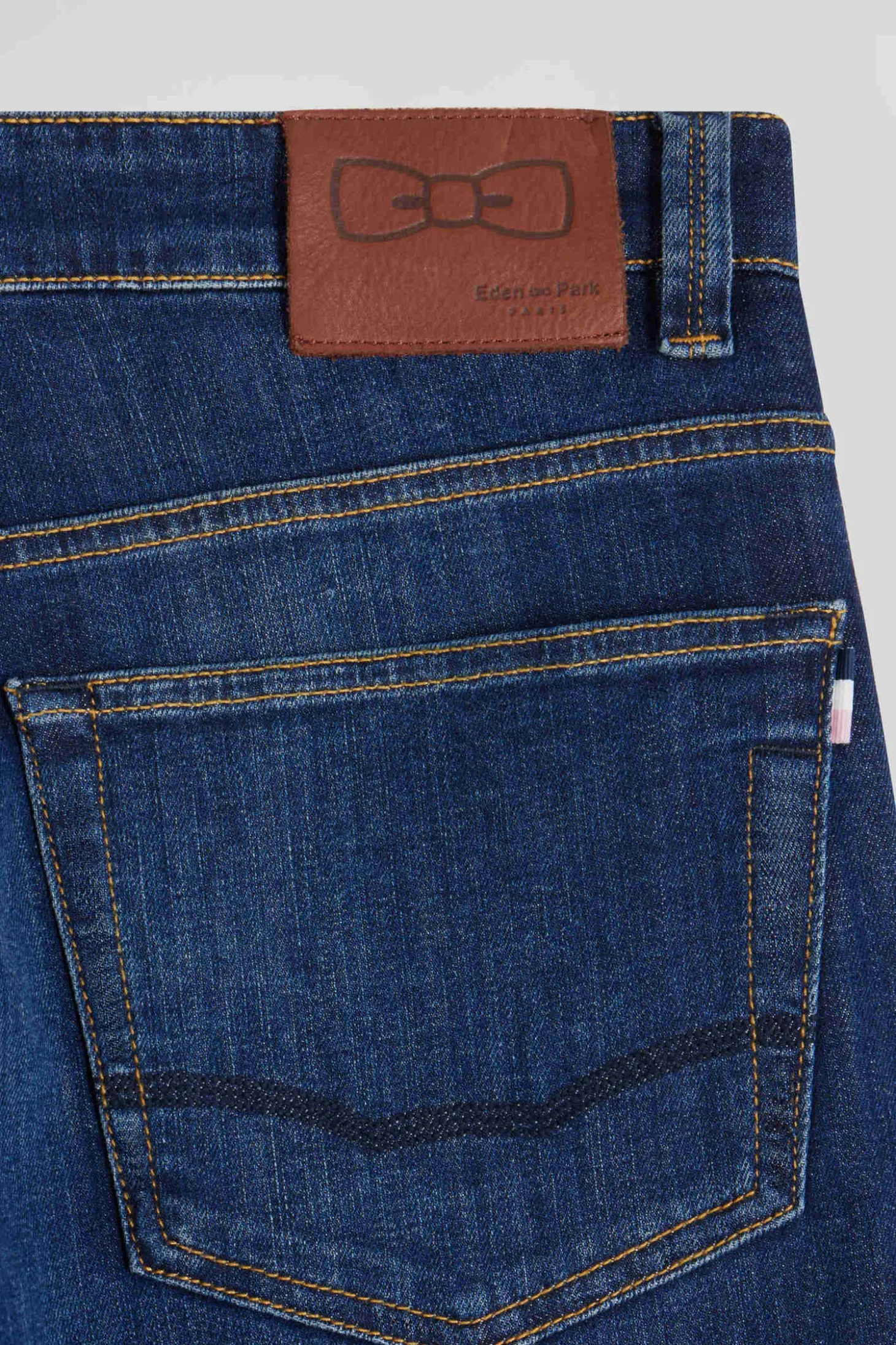 Jean en coton denim stretch brut coupe Regular délavage stone wash