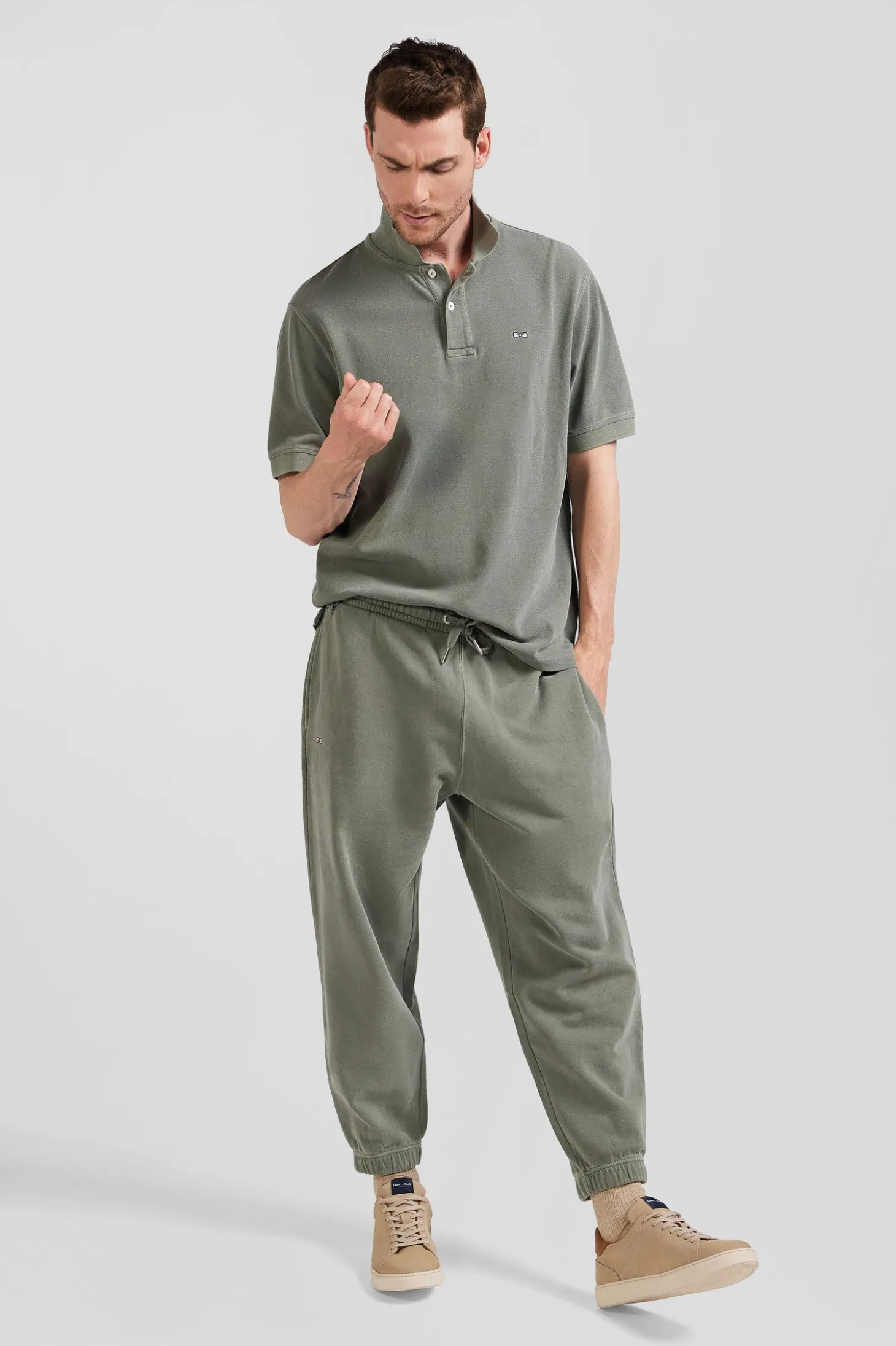 Jogging unisexe en molleton coton kaki surteint coupe Relaxed