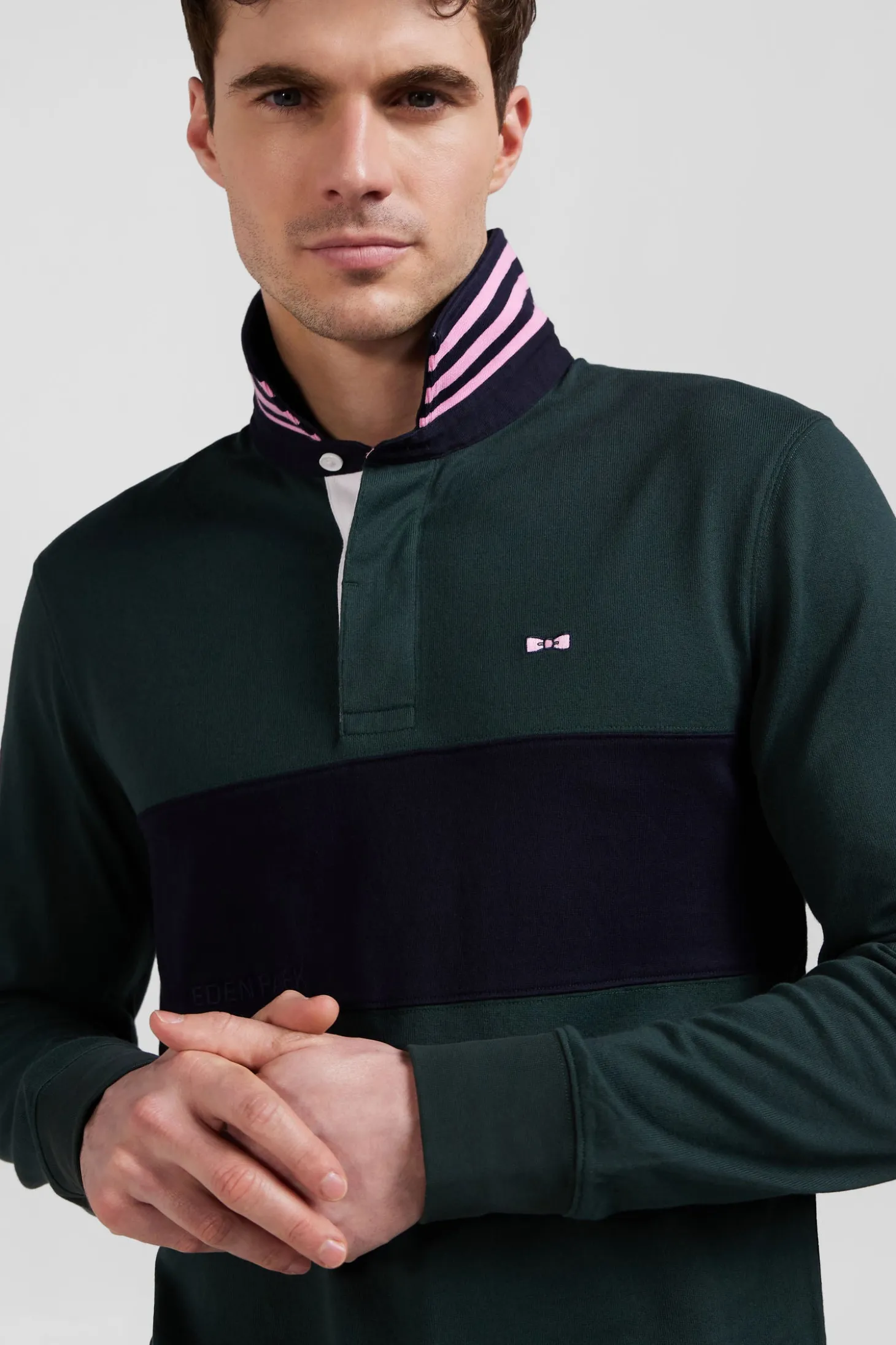 Maillot manches longues en coton vert broderie manche 10 coupe Regular