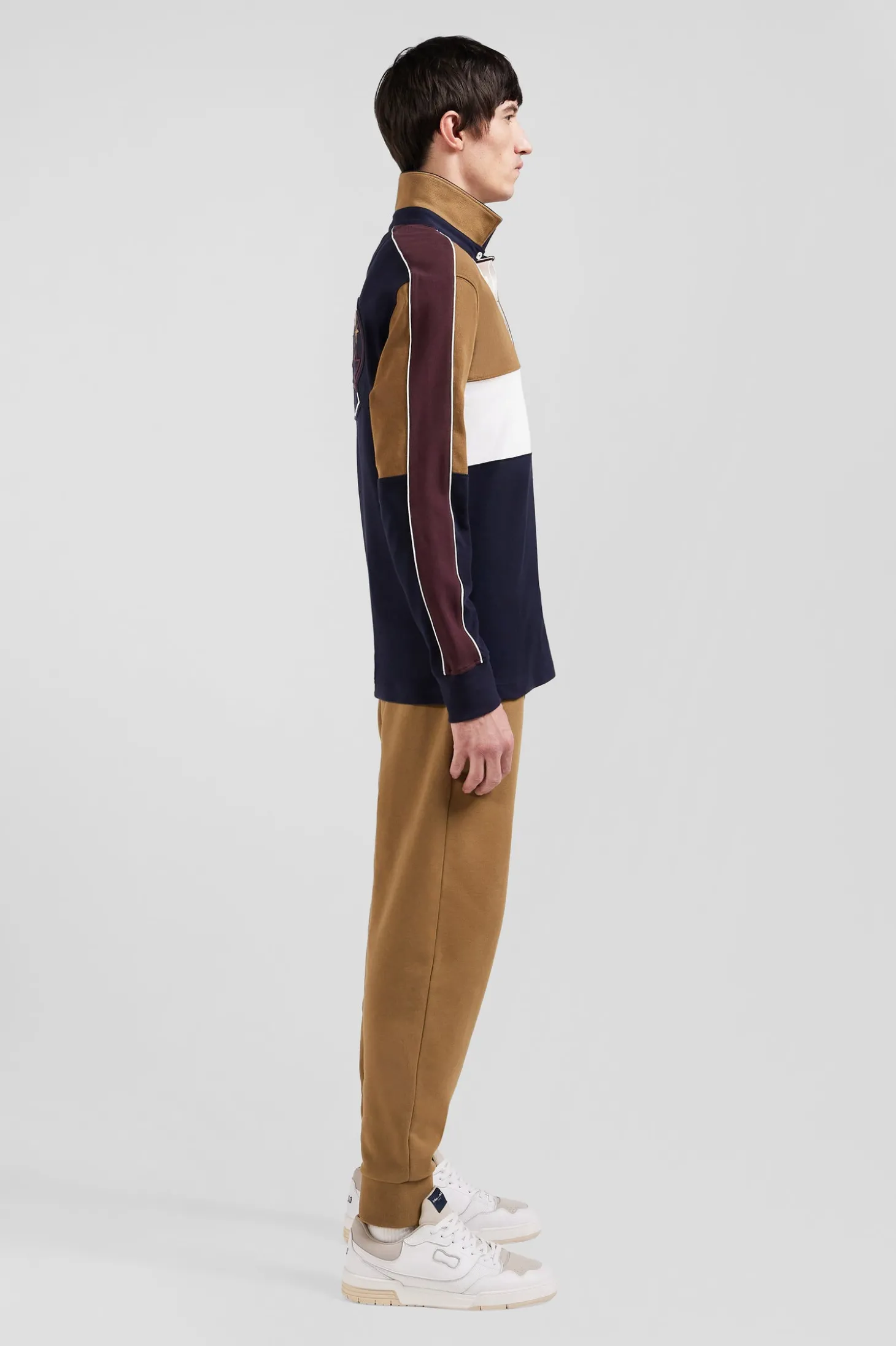 Maillot manches longues en coton camel broderie dos et passepoil coupe Regular