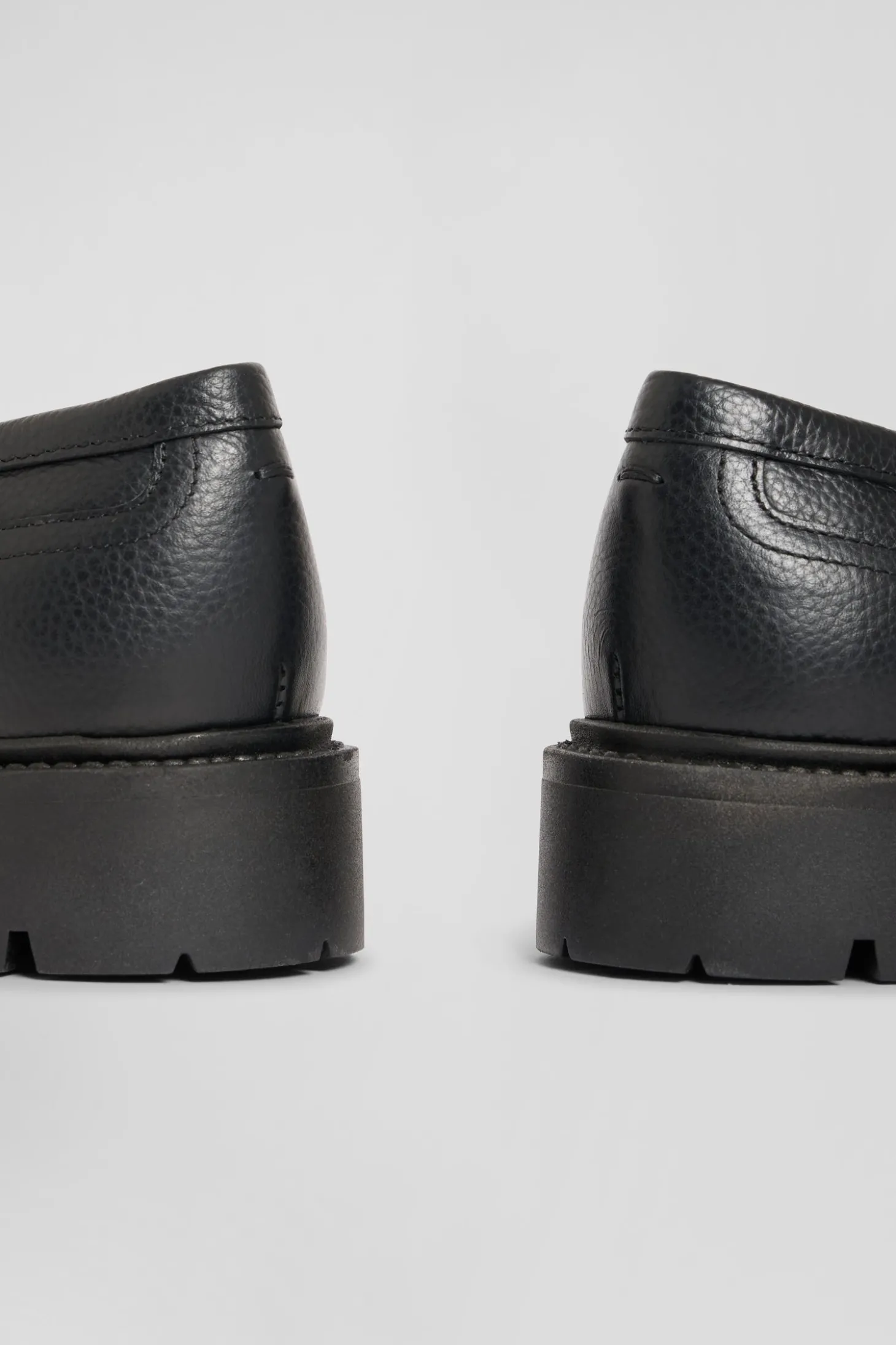Mocassins en cuir noir