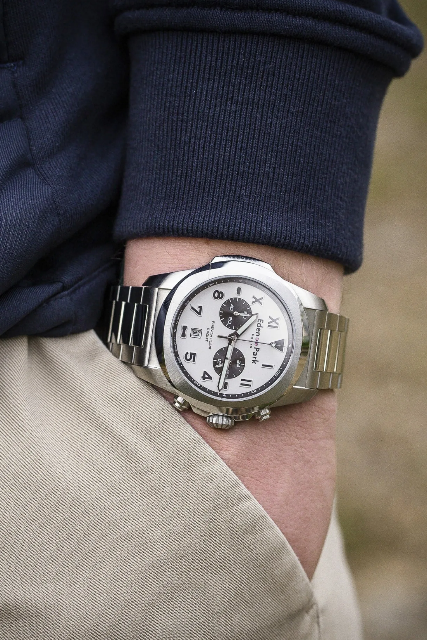 Montre à quartz chronographe en acier argenté