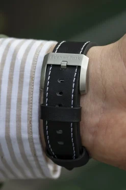 Montre à quartz chronographe en cuir noir