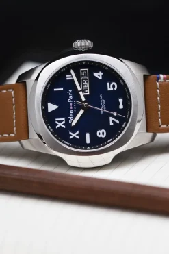 Montre à quartz en cuir marron