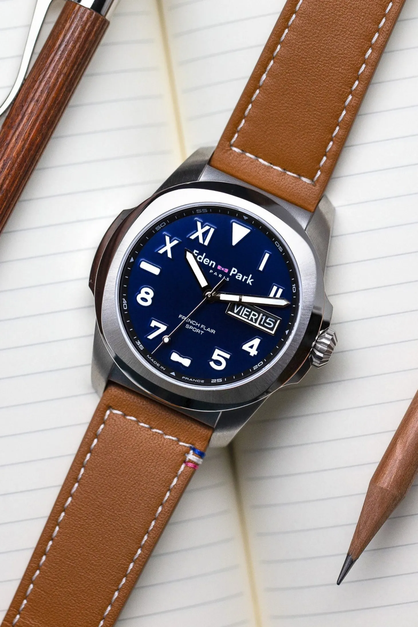 Montre à quartz en cuir marron