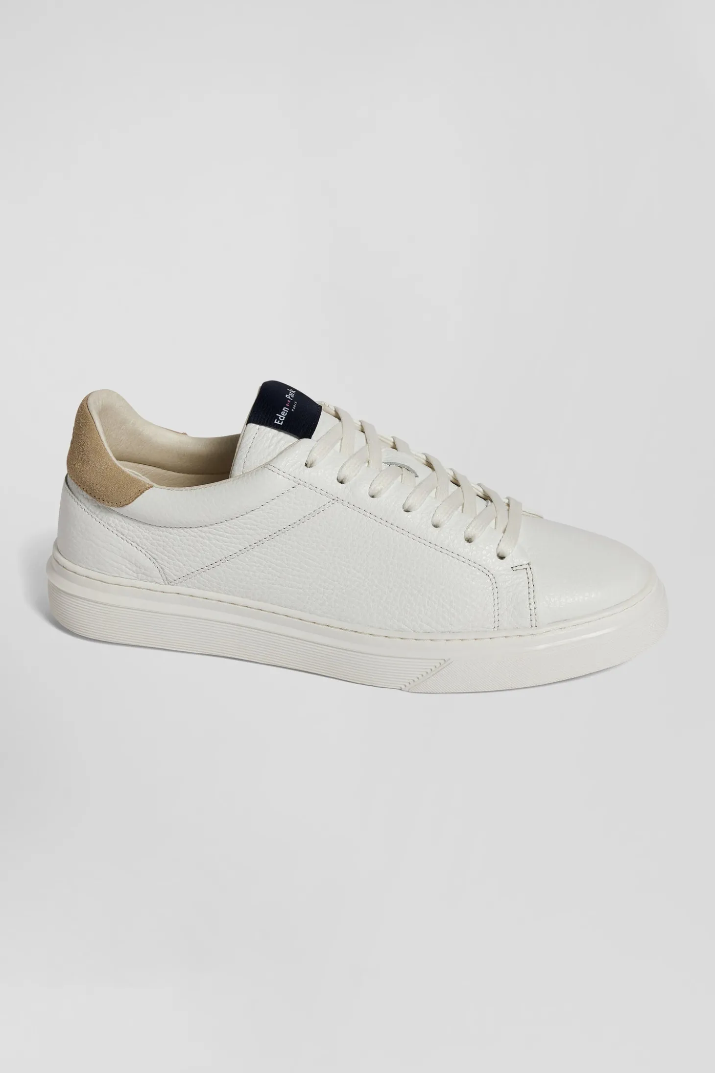 Paire de baskets basses en cuir blanc