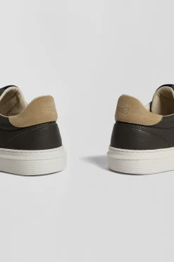 Paire de baskets basses en cuir gris anthracite