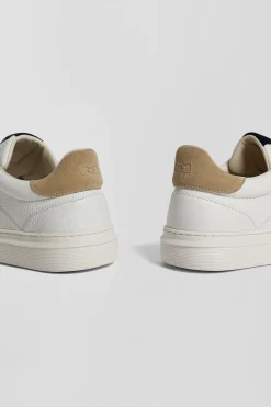 Paire de baskets basses en cuir blanc