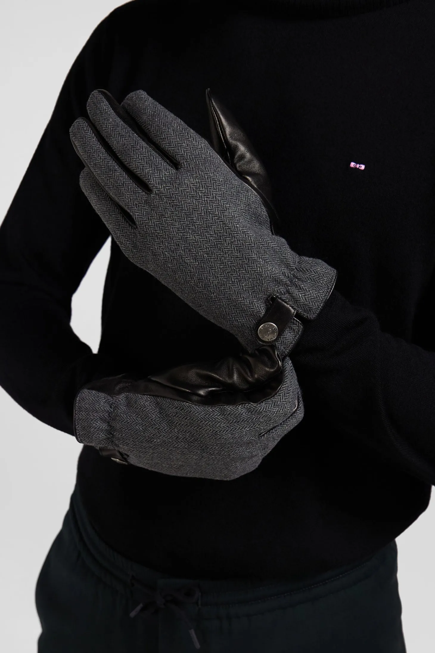 Paire de gants en cuir lisse noir