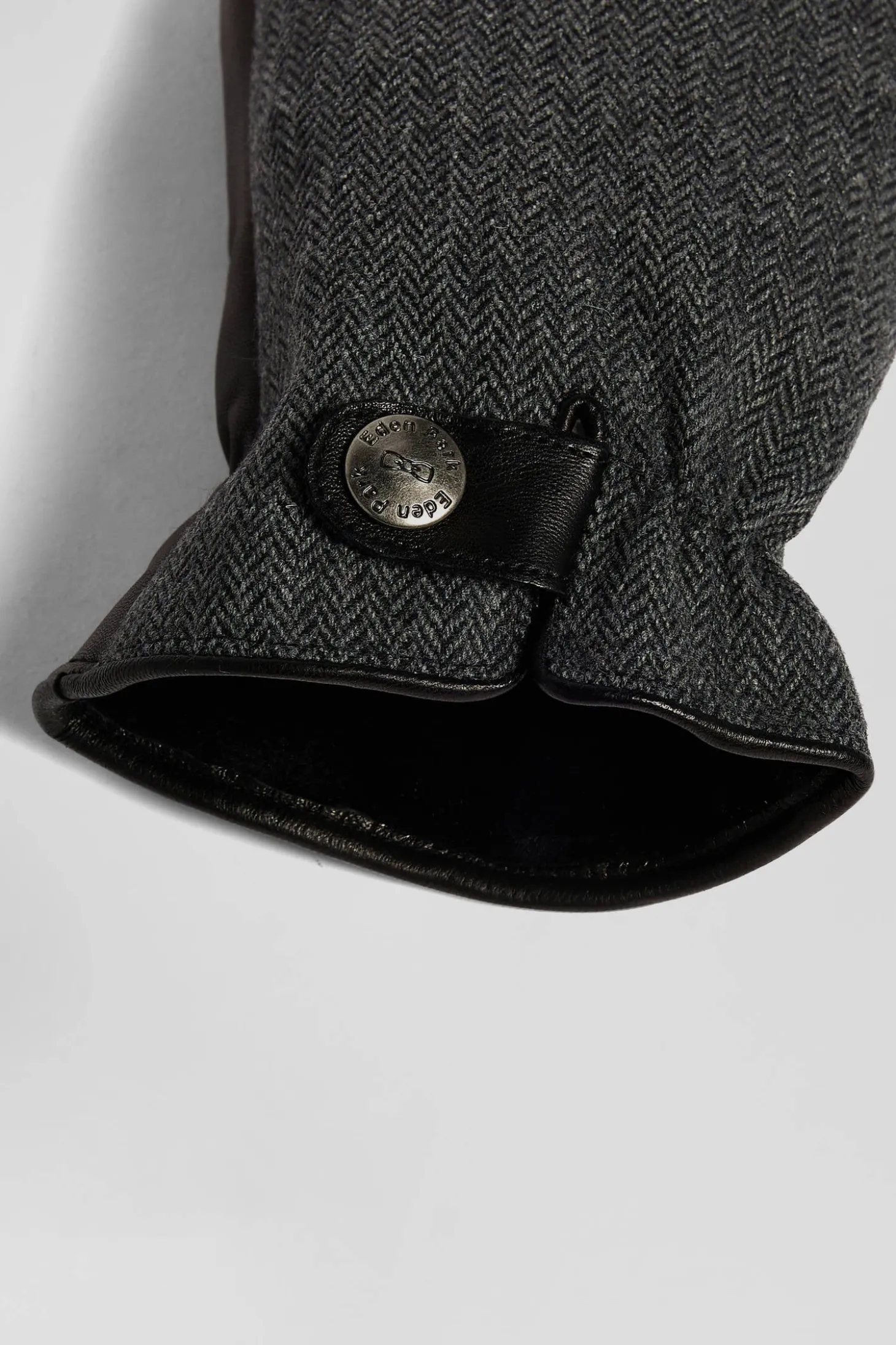 Paire de gants en cuir lisse noir