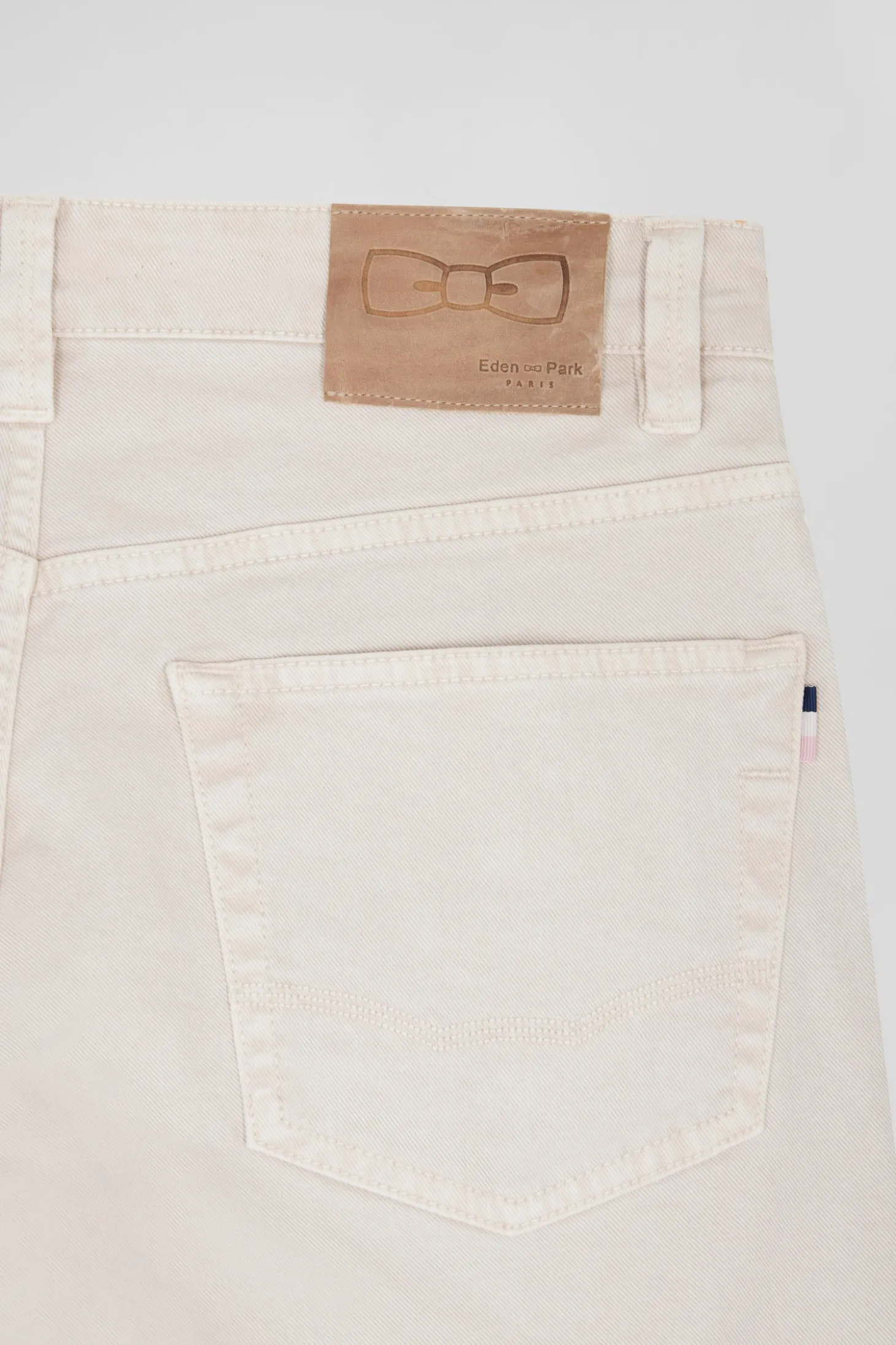 Pantalon 5 poches en coton stretch écru coupe Regular