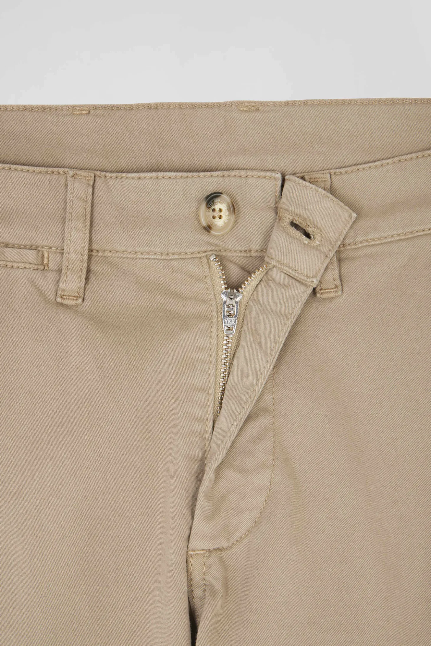 Pantalon chino beige en gabardine de coton stretch coupe Regular
