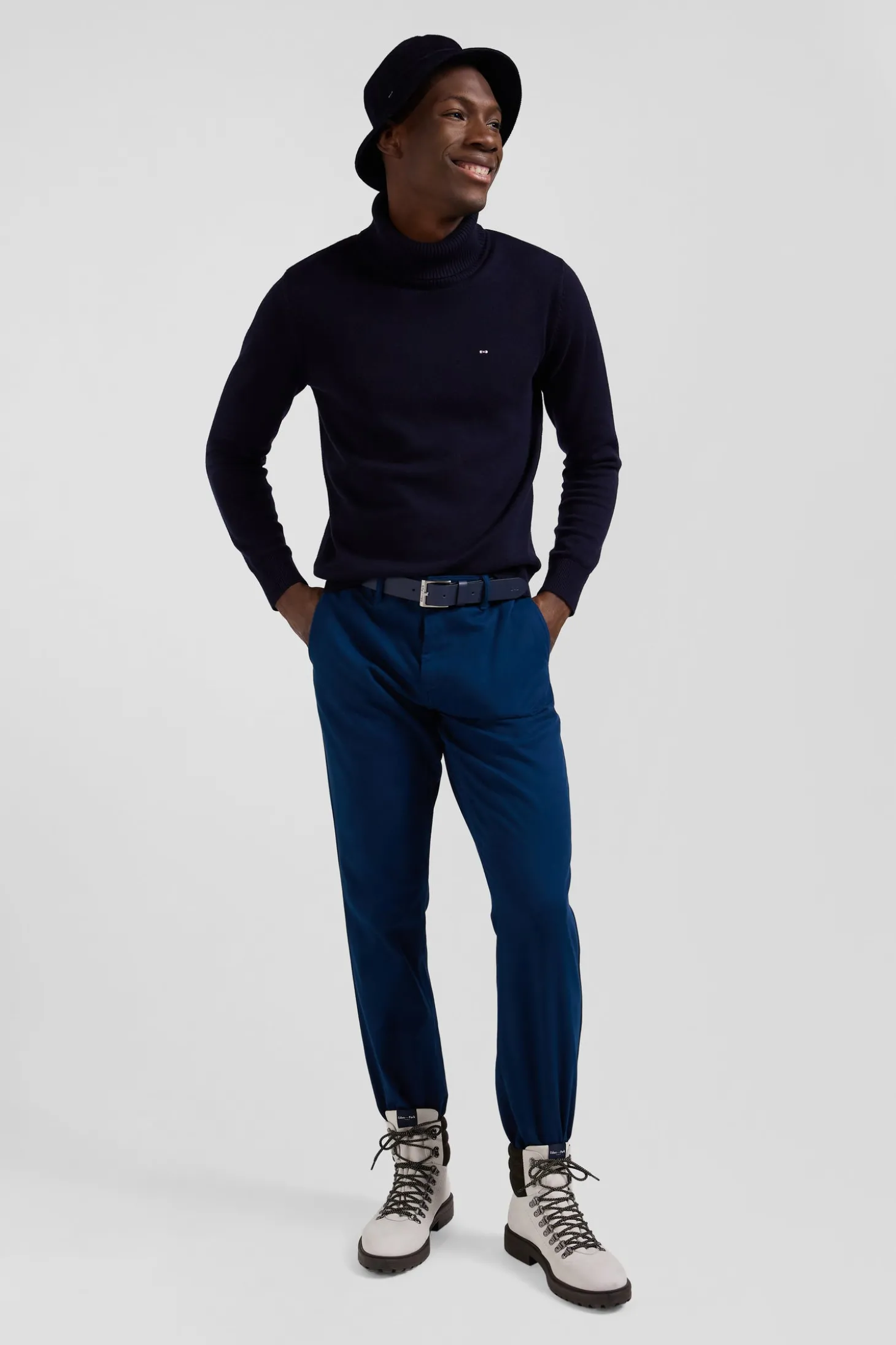Pantalon chino en piqué de coton stretch et modal bleu coupe Regular