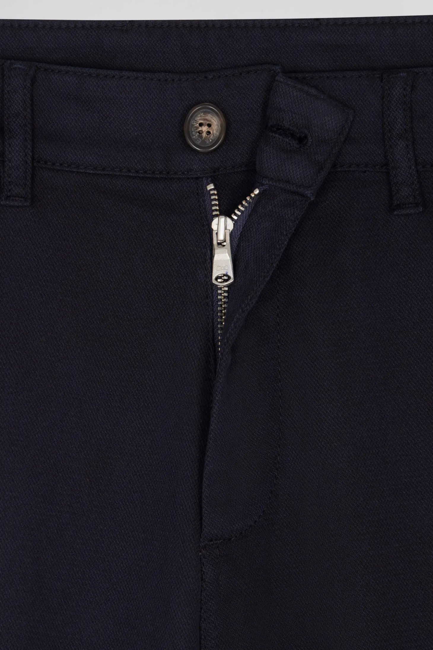 Pantalon chino en piqué de coton stretch et modal marine coupe Regular