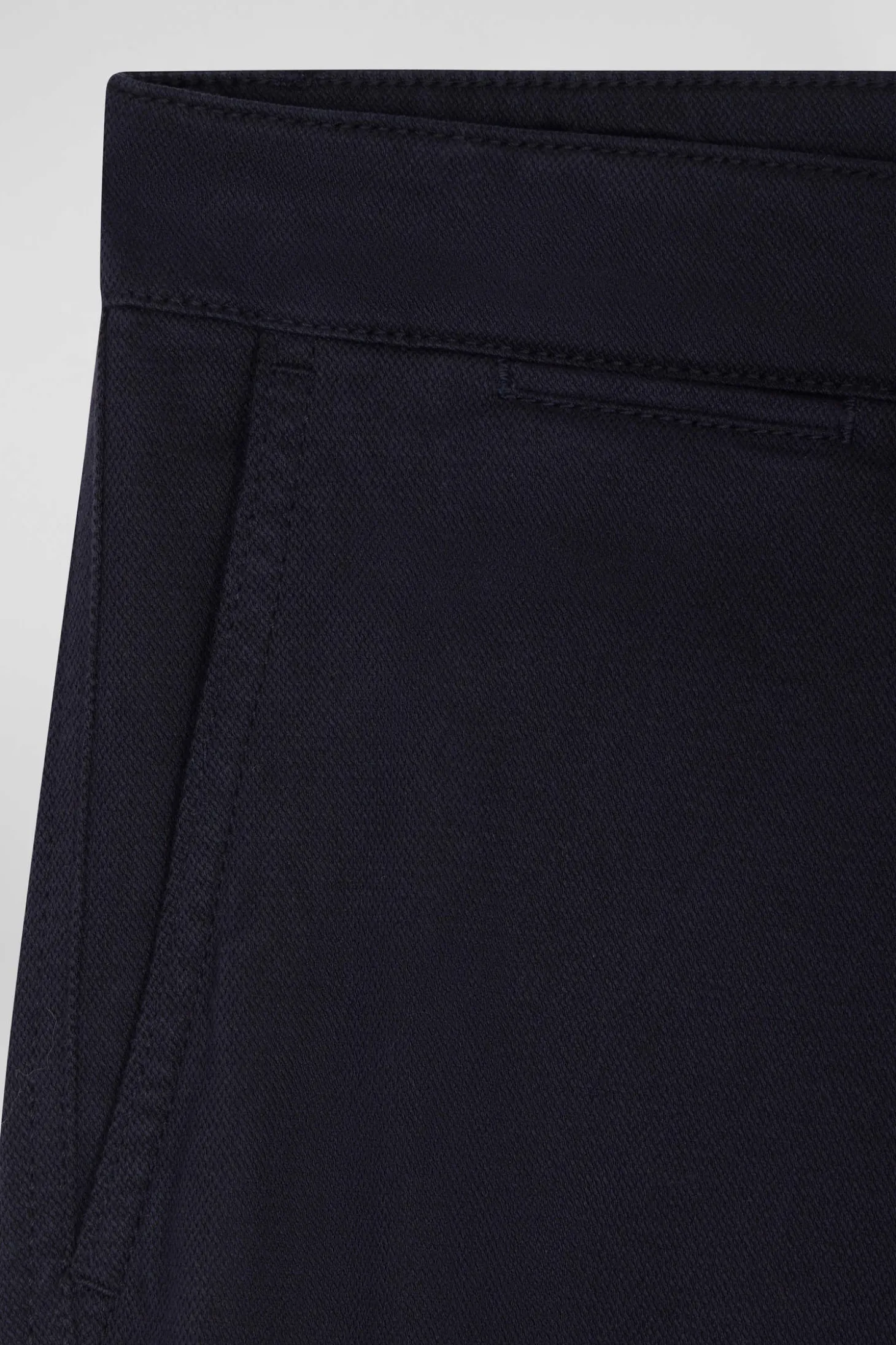 Pantalon chino en piqué de coton stretch et modal marine coupe Regular
