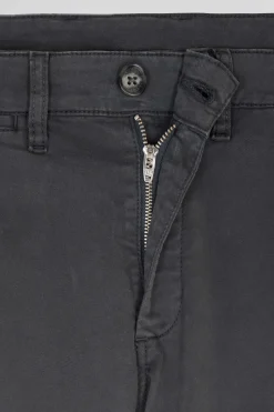 Pantalon chino gris anthracite en gabardine de coton stretch coupe Regular
