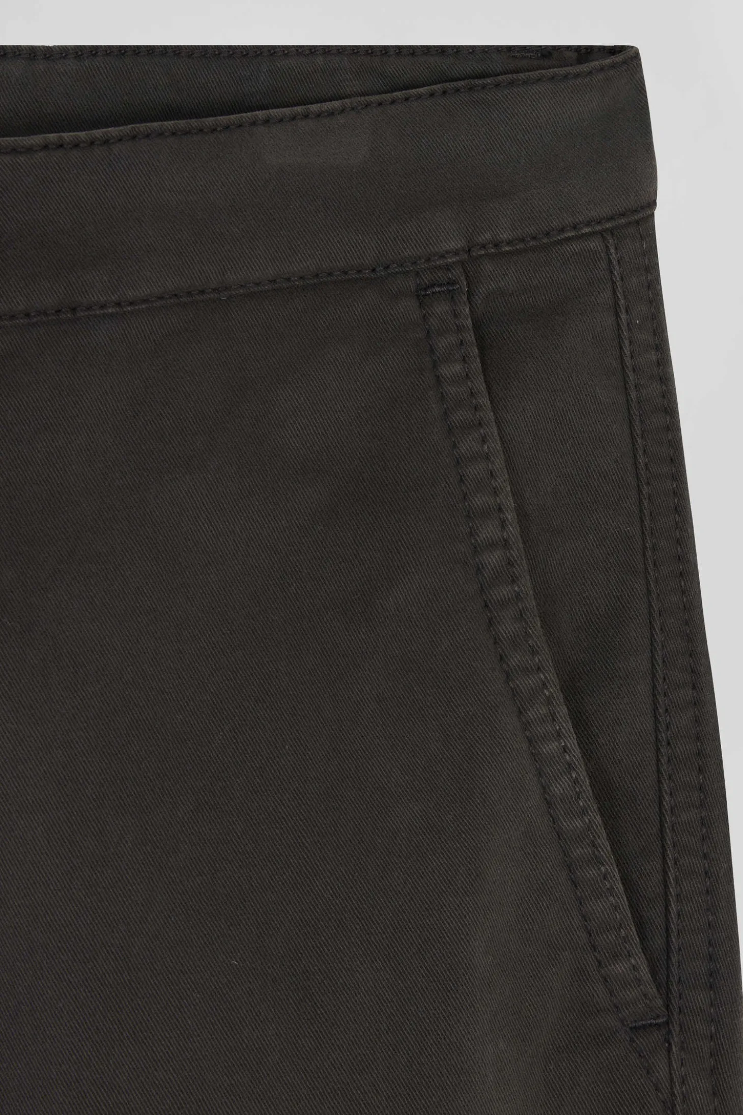 Pantalon chino noir en gabardine de coton stretch coupe Regular